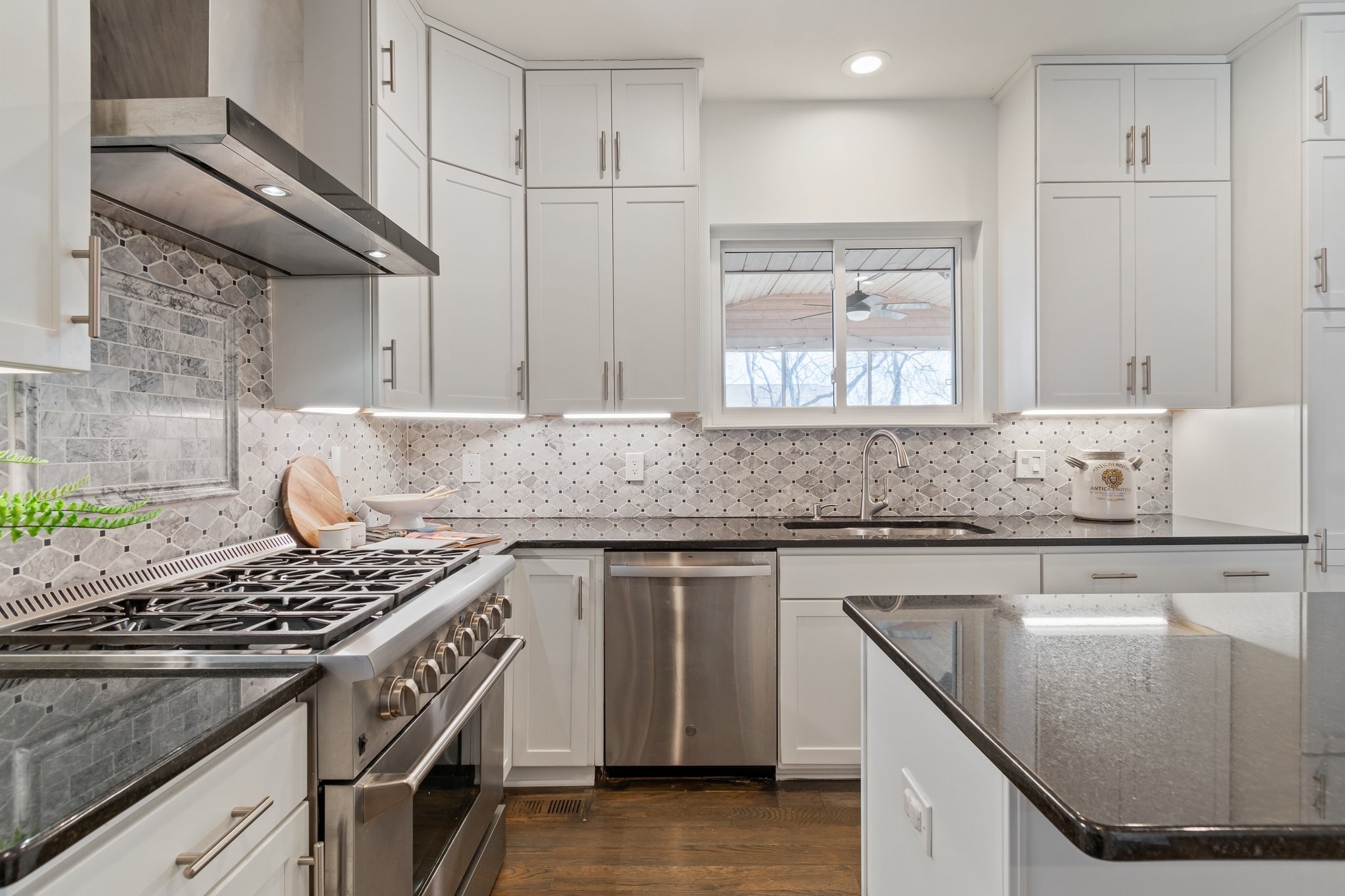 222 Lighthouse Ter