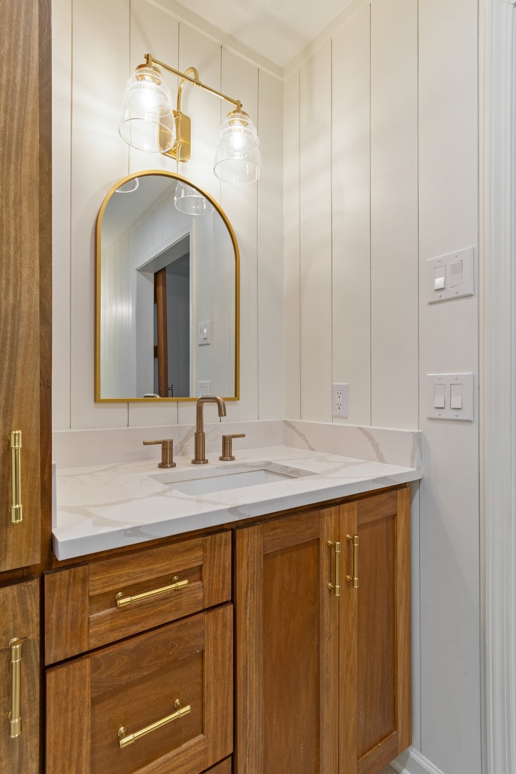 222 Lighthouse Ter