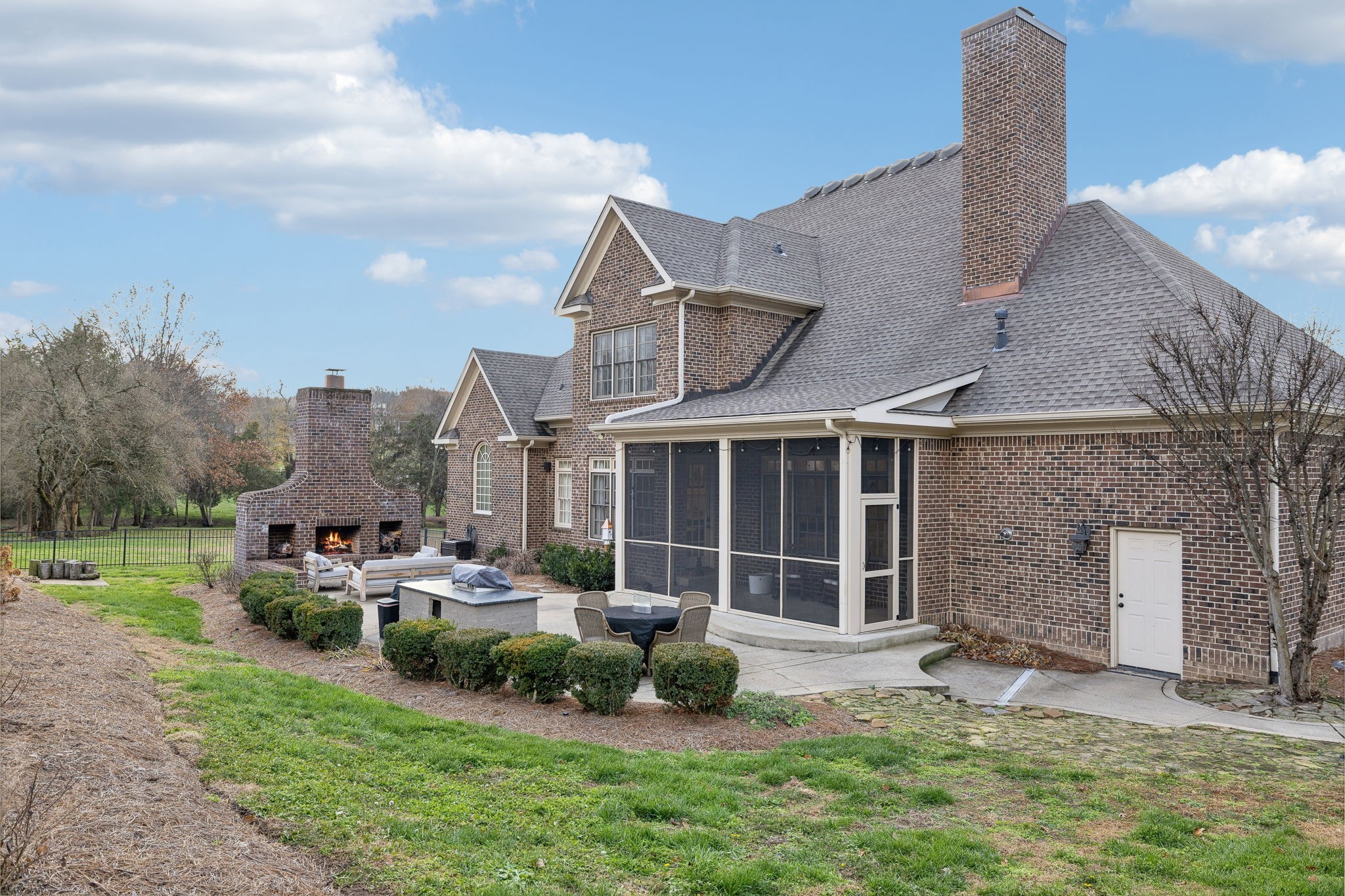 2404 Durham Manor Dr