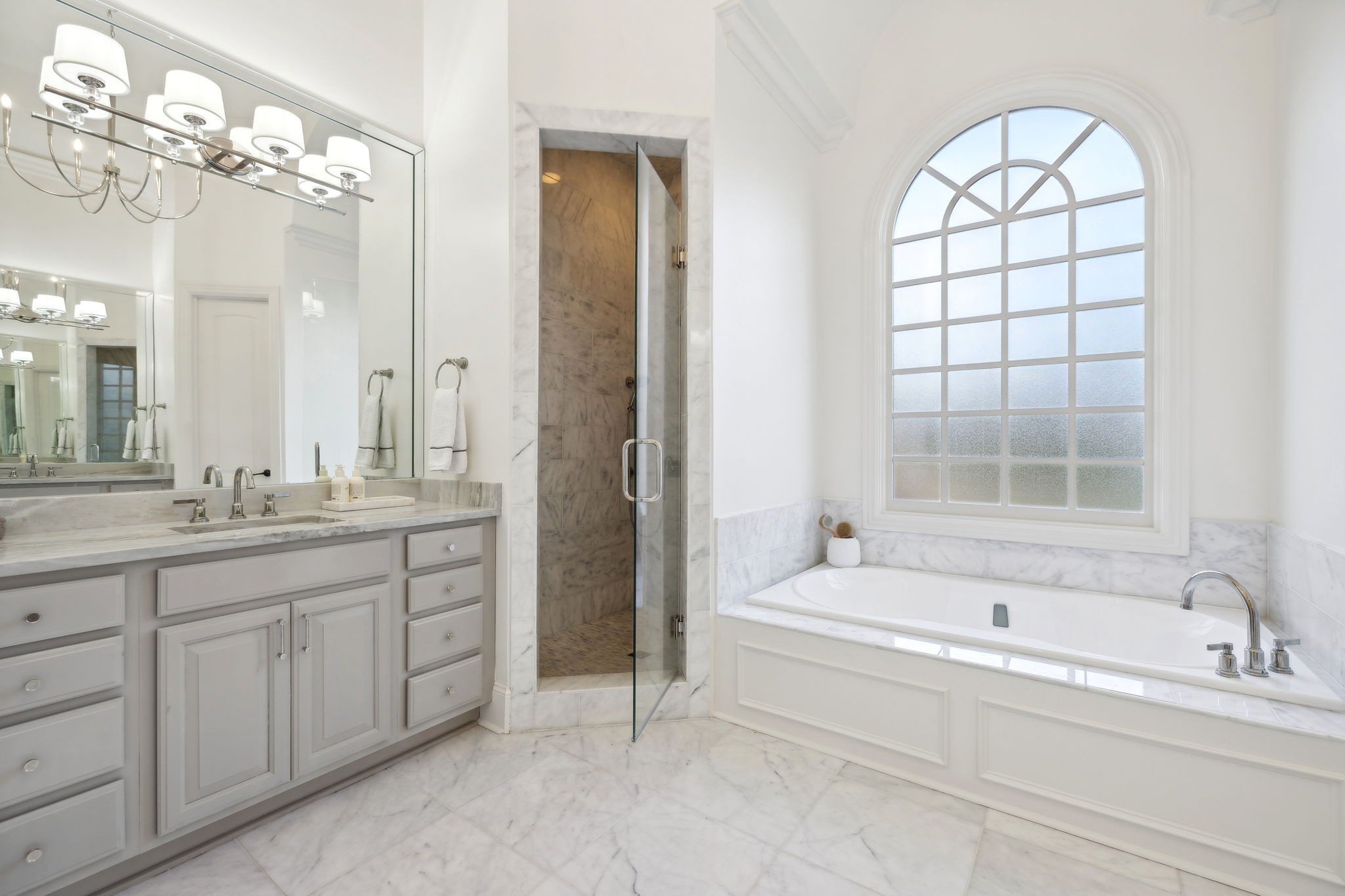 2404 Durham Manor Dr