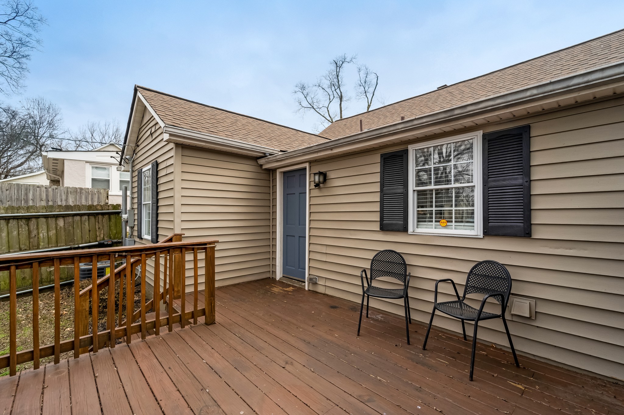 895 Douglas Ave