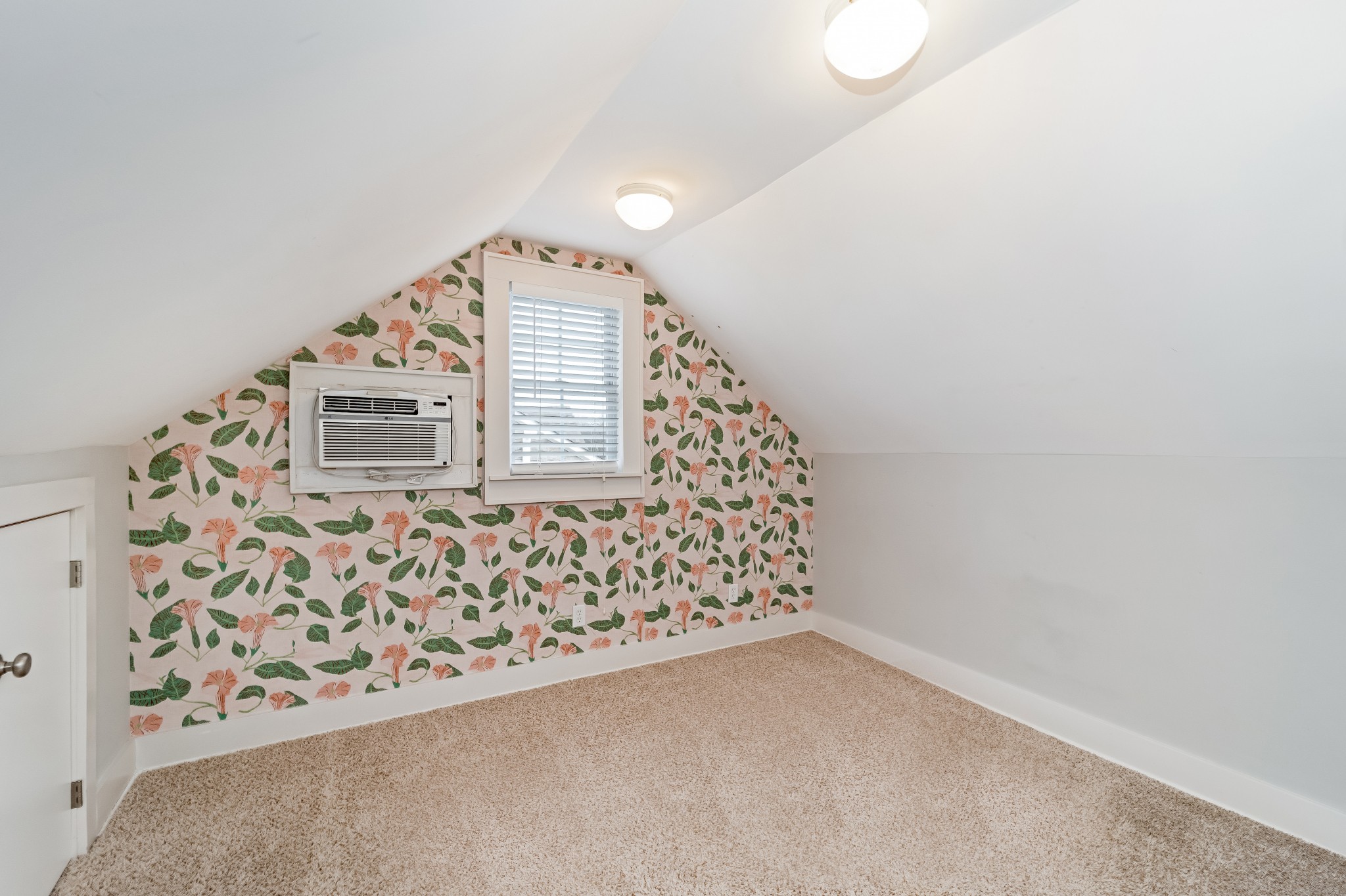 895 Douglas Ave