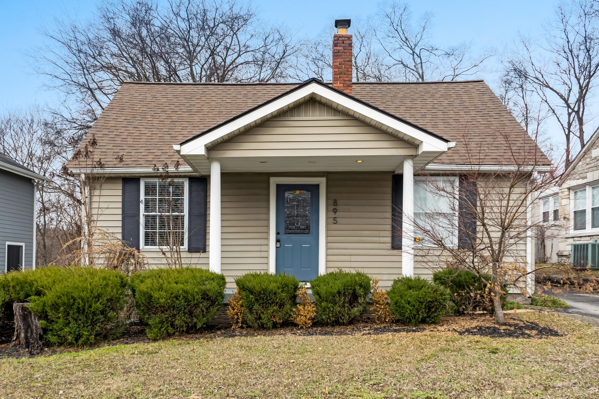 895 Douglas Ave