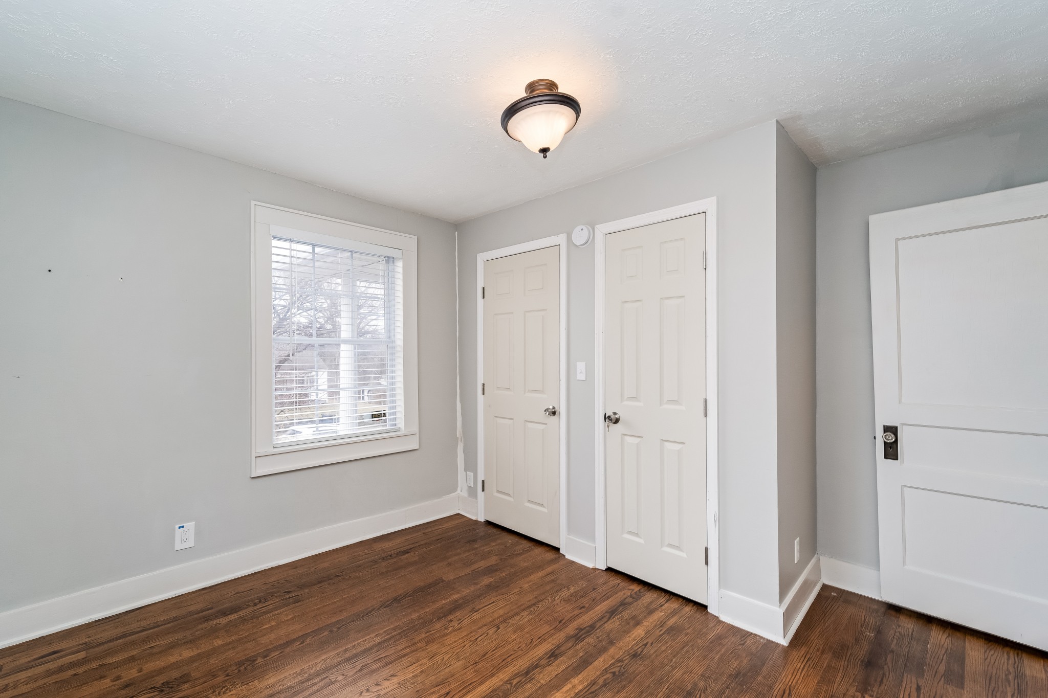 895 Douglas Ave