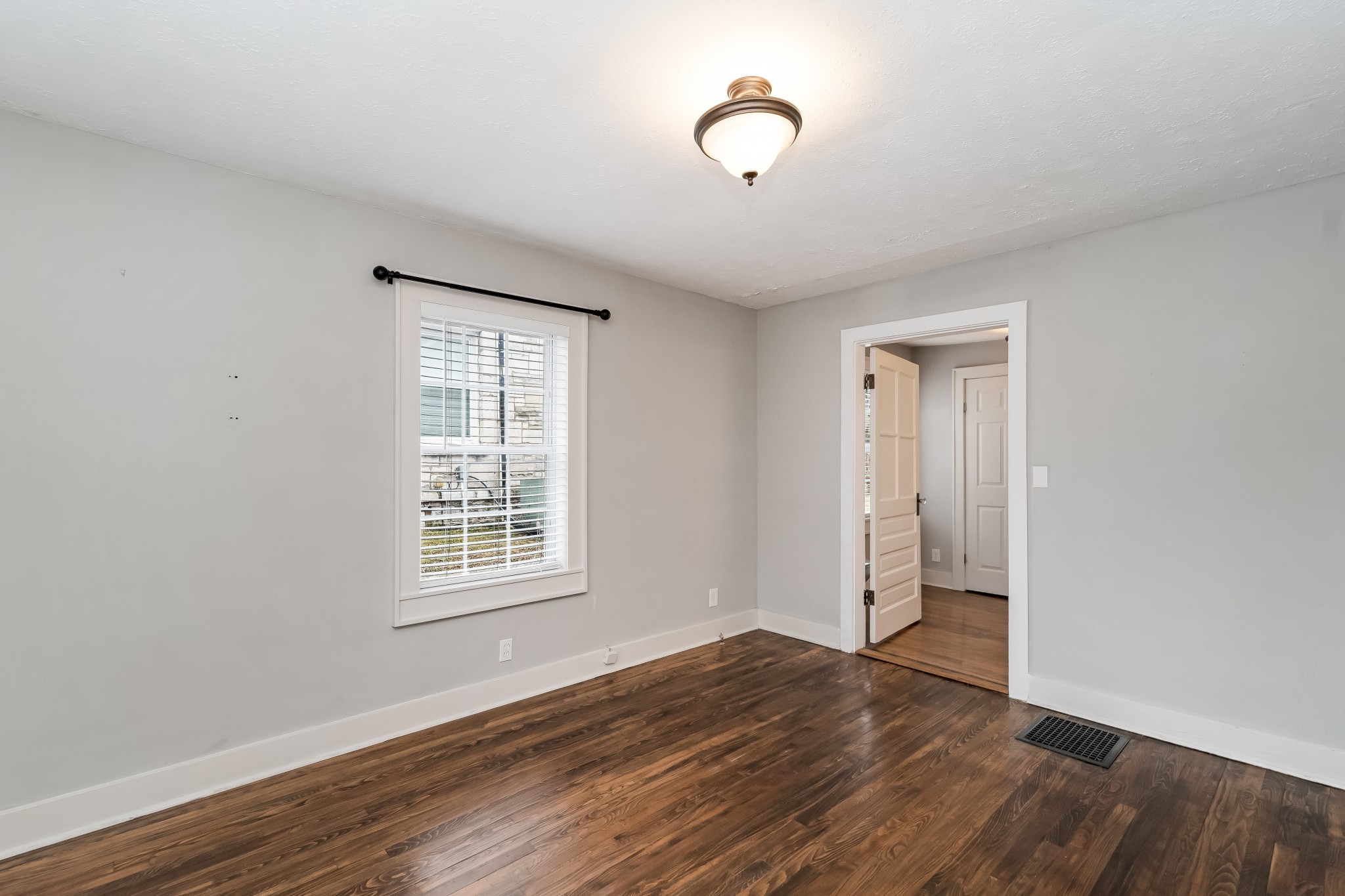 895 Douglas Ave