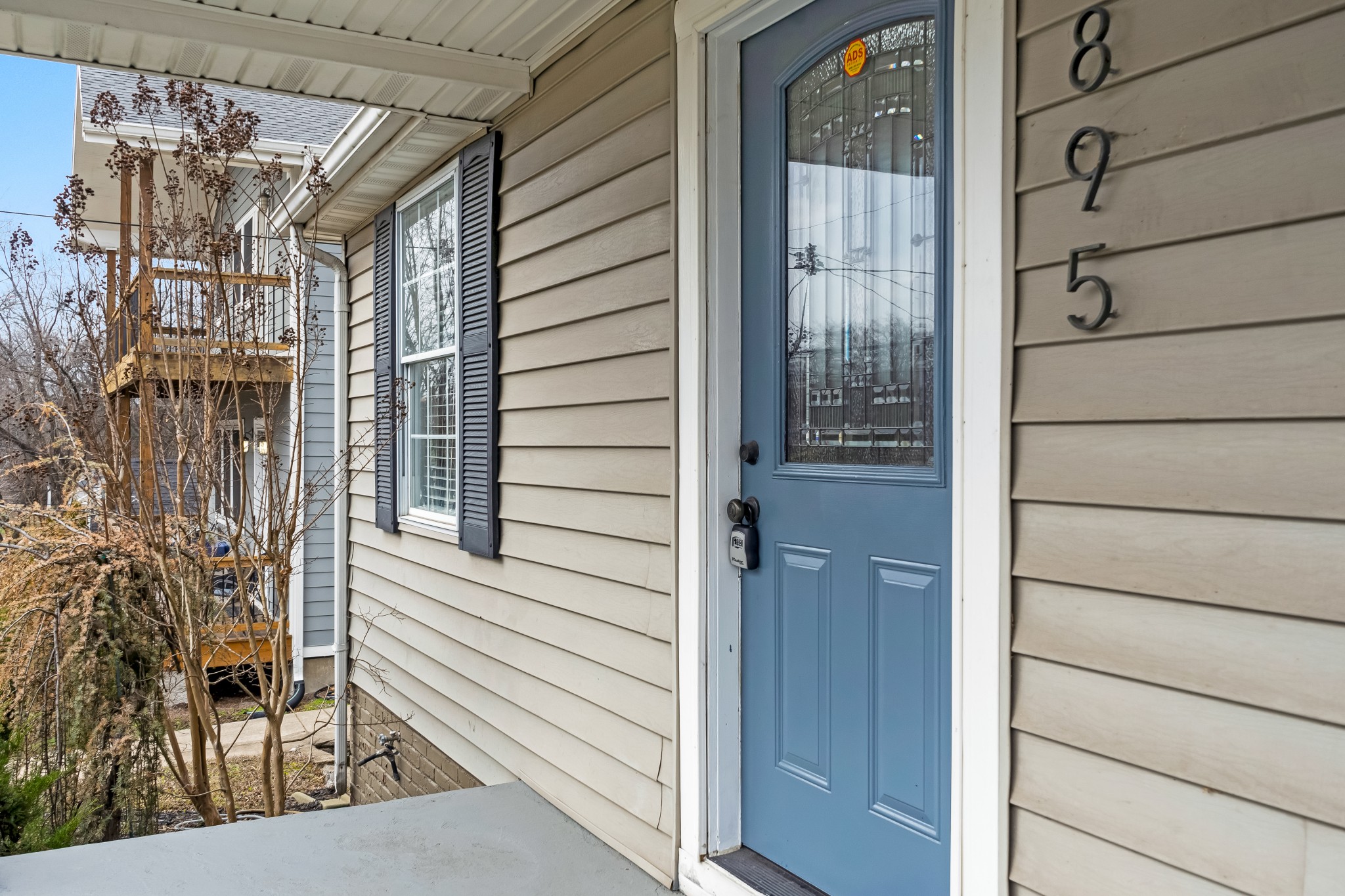 895 Douglas Ave