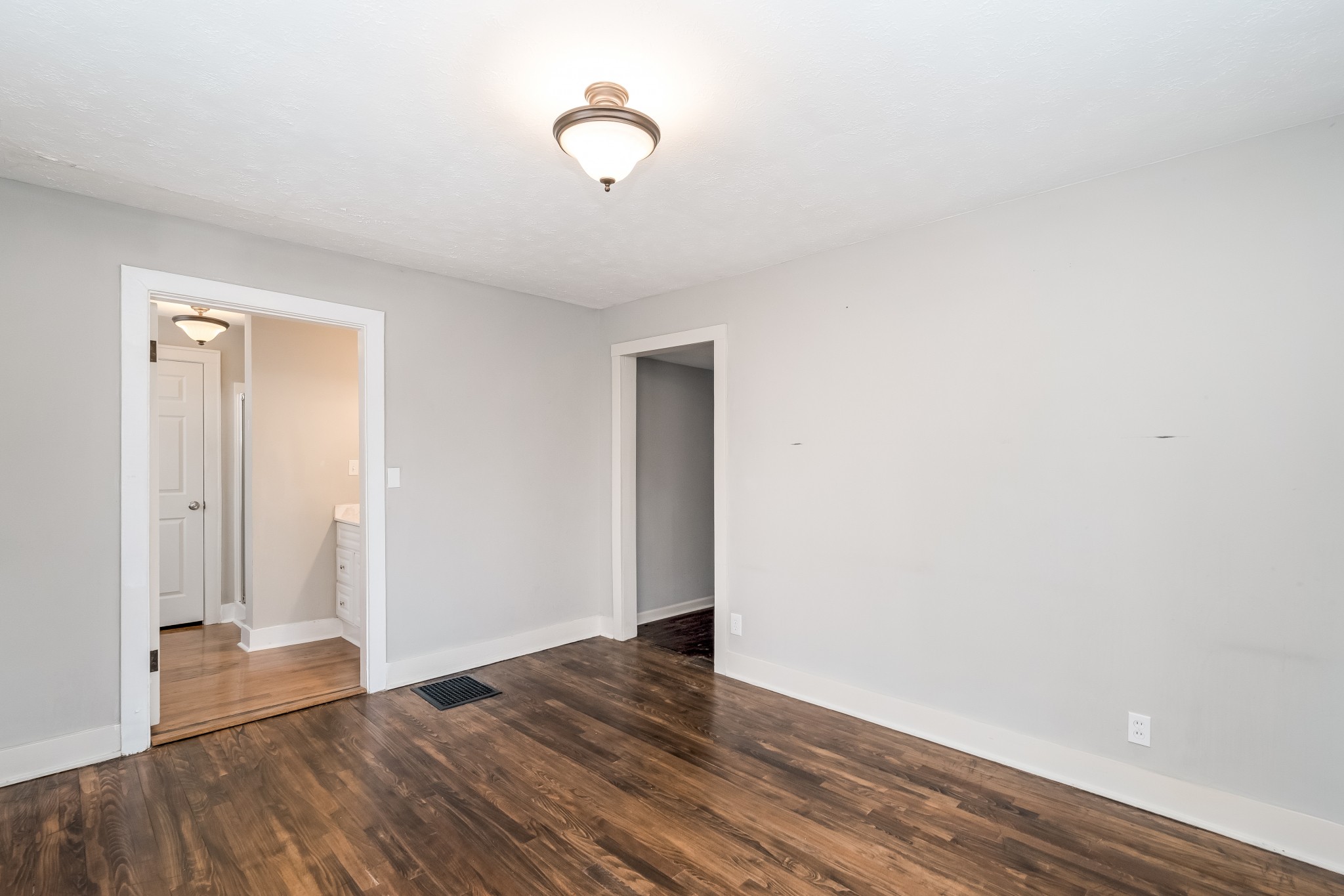 895 Douglas Ave
