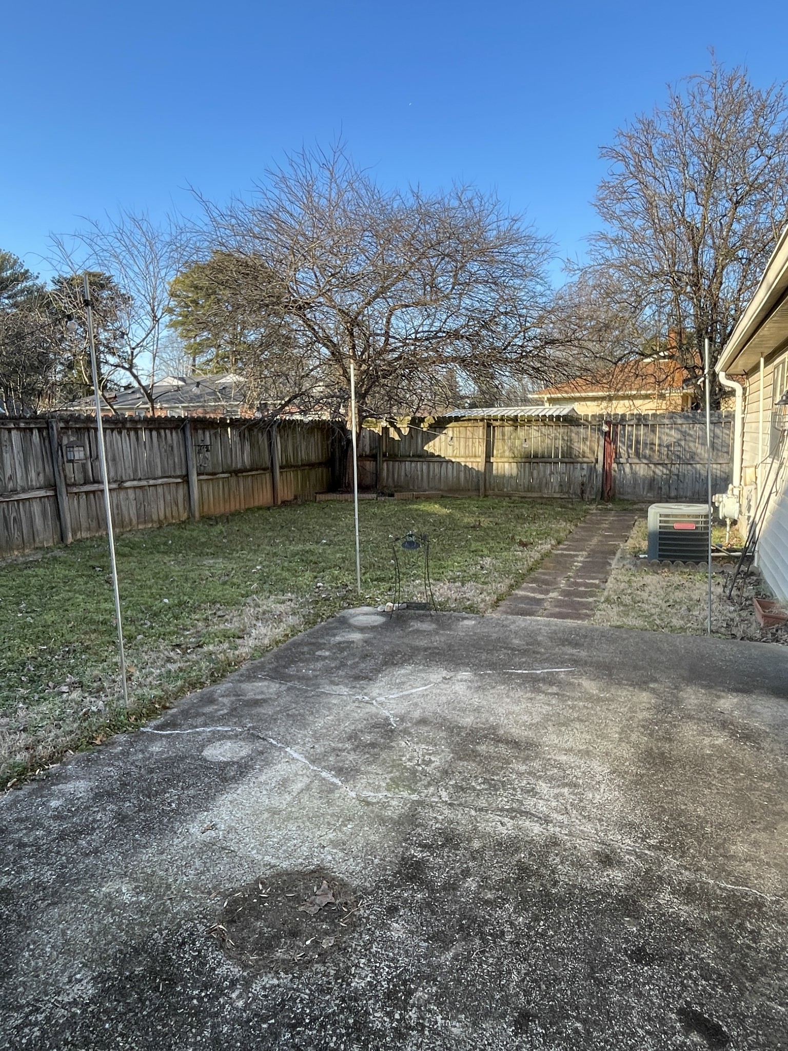 1303 Hodge Dr