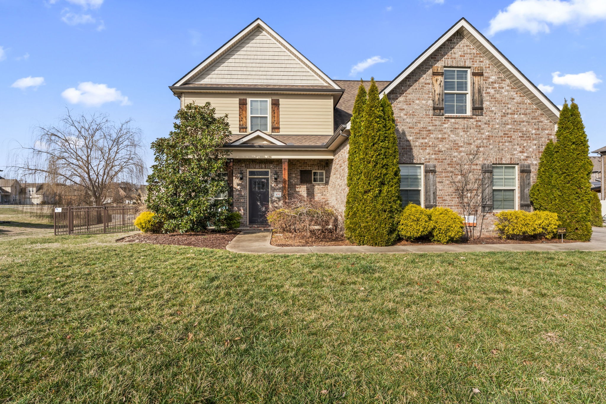 513 Piccadilly Dr