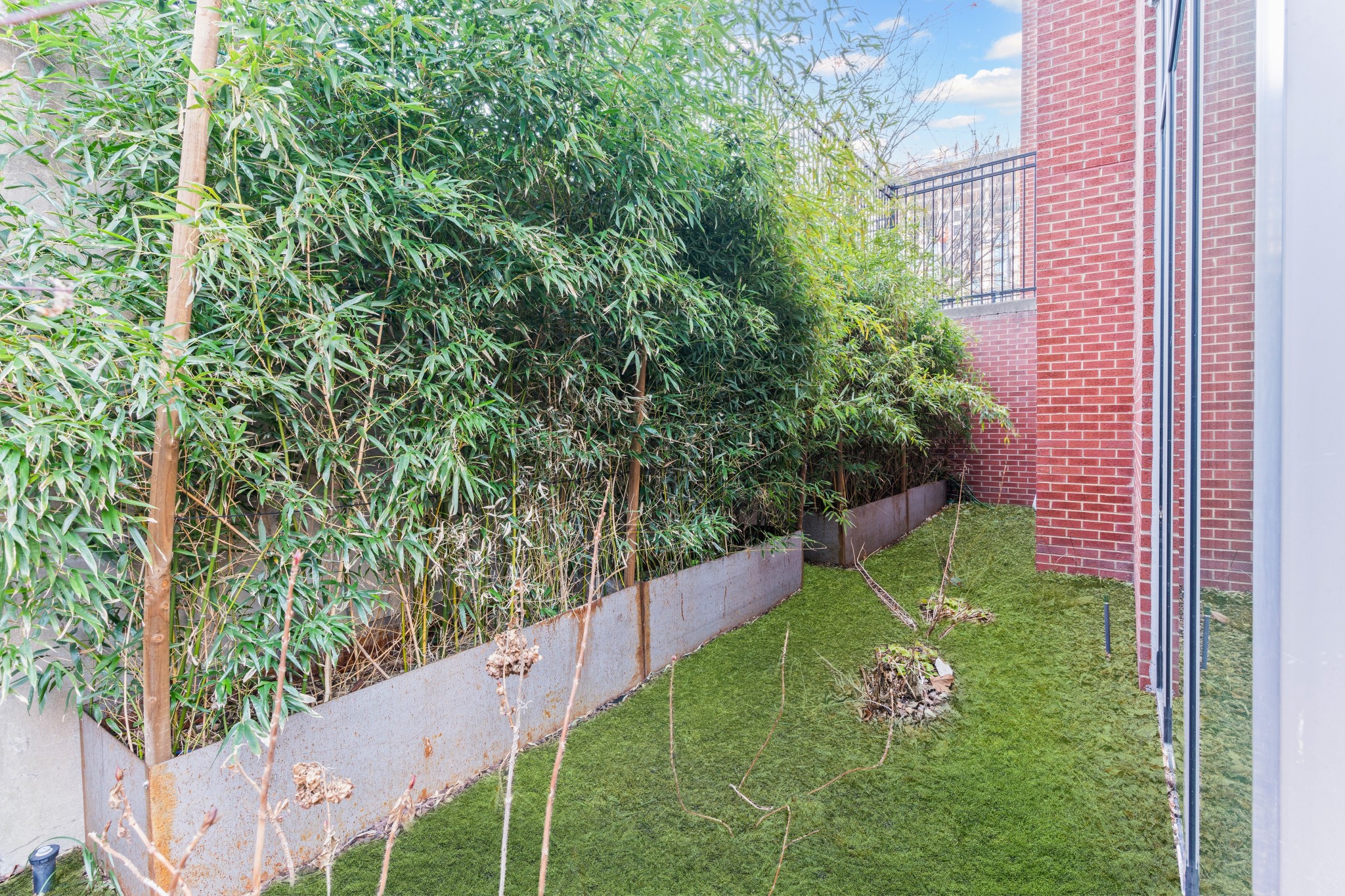 600 12th Ave, S Unit: 205