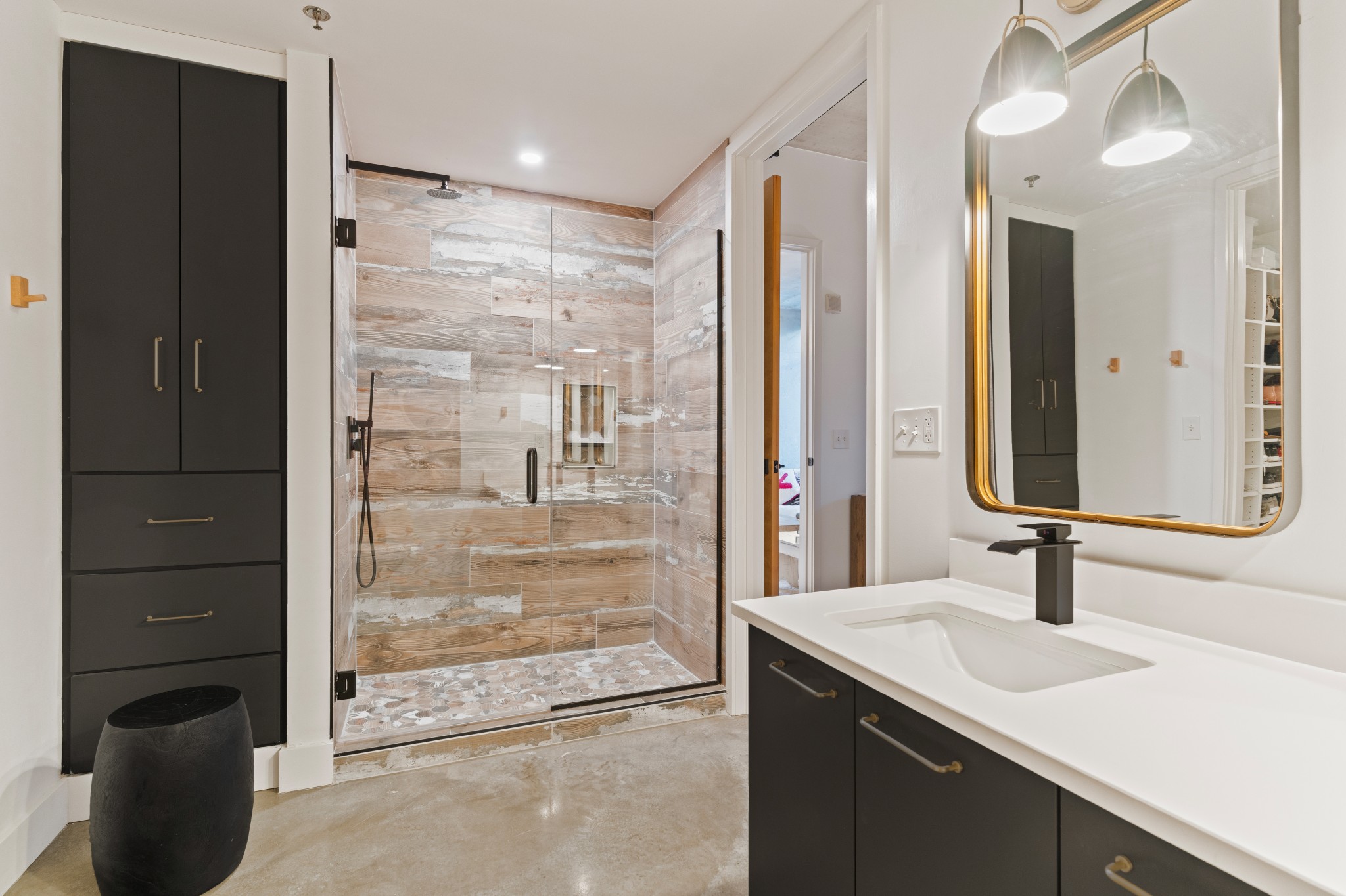 600 12th Ave, S Unit: 205