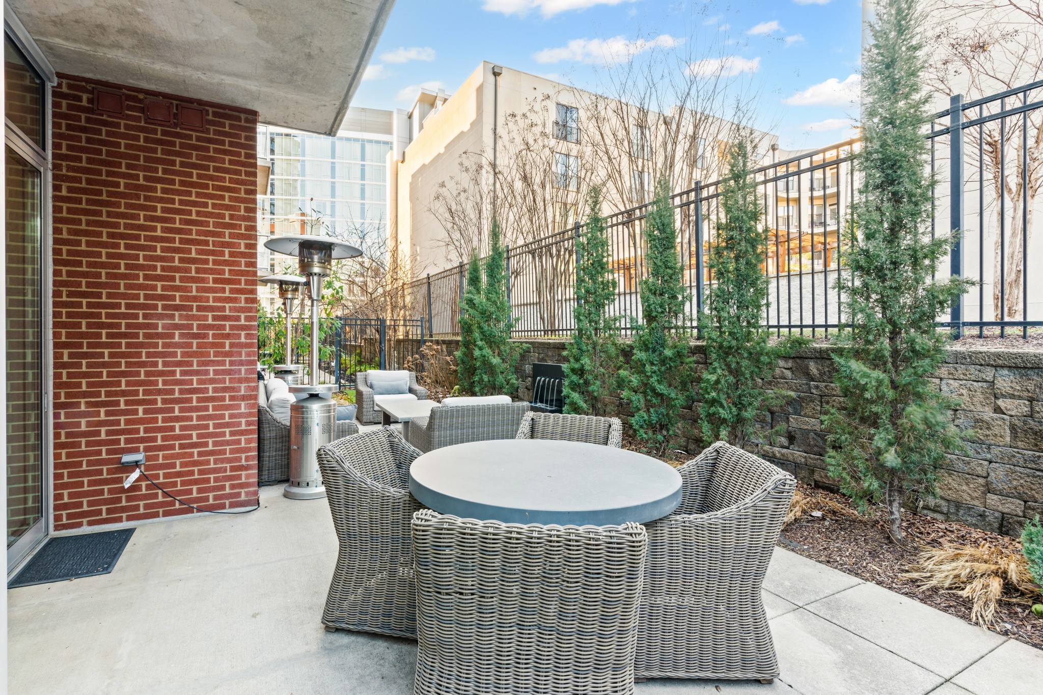 600 12th Ave, S Unit: 205