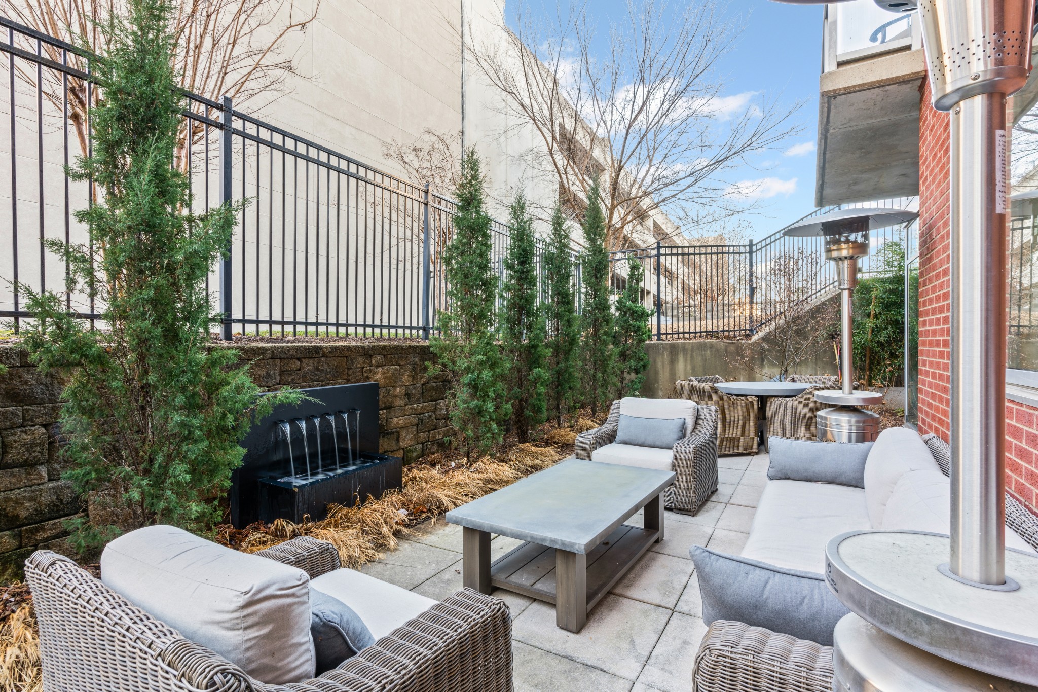 600 12th Ave, S Unit: 205