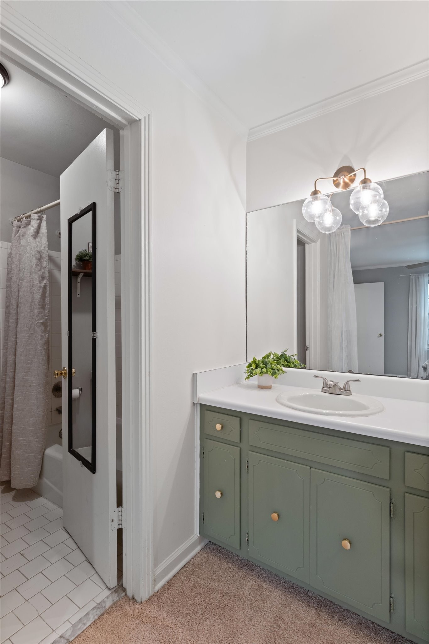 510 Basswood Ave Unit: 10