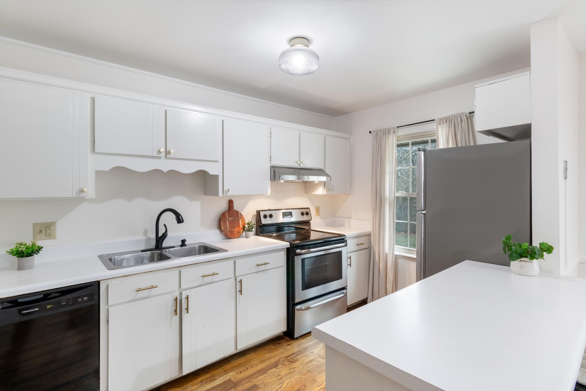 510 Basswood Ave Unit: 10