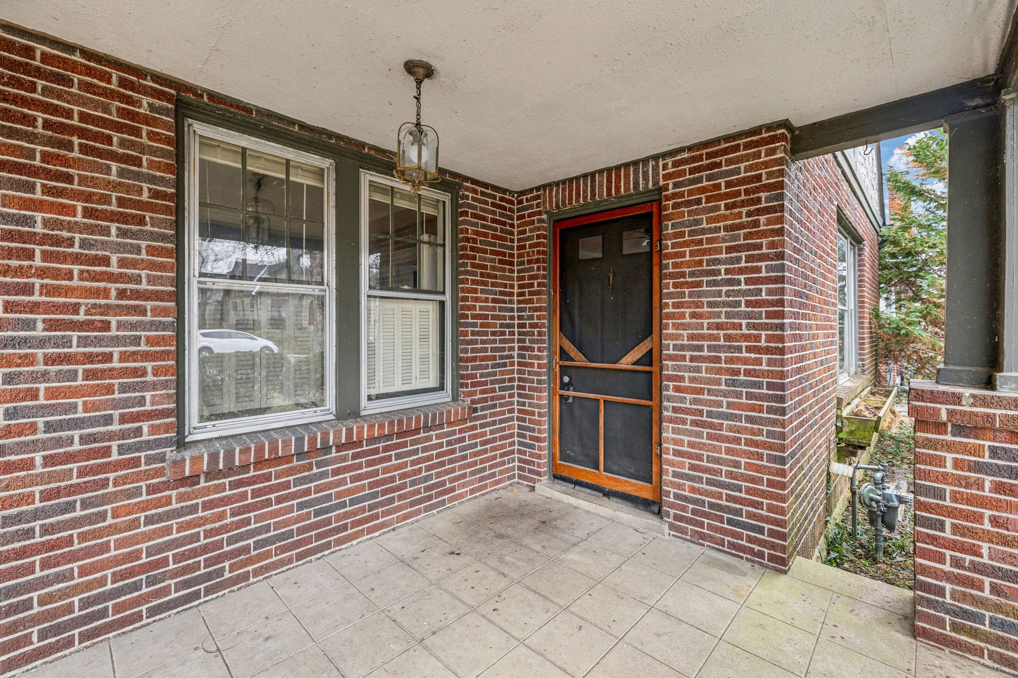 2813 W Linden Ave