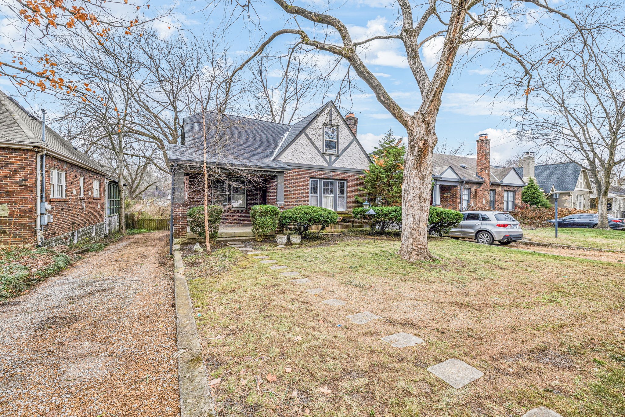 2813 W Linden Ave