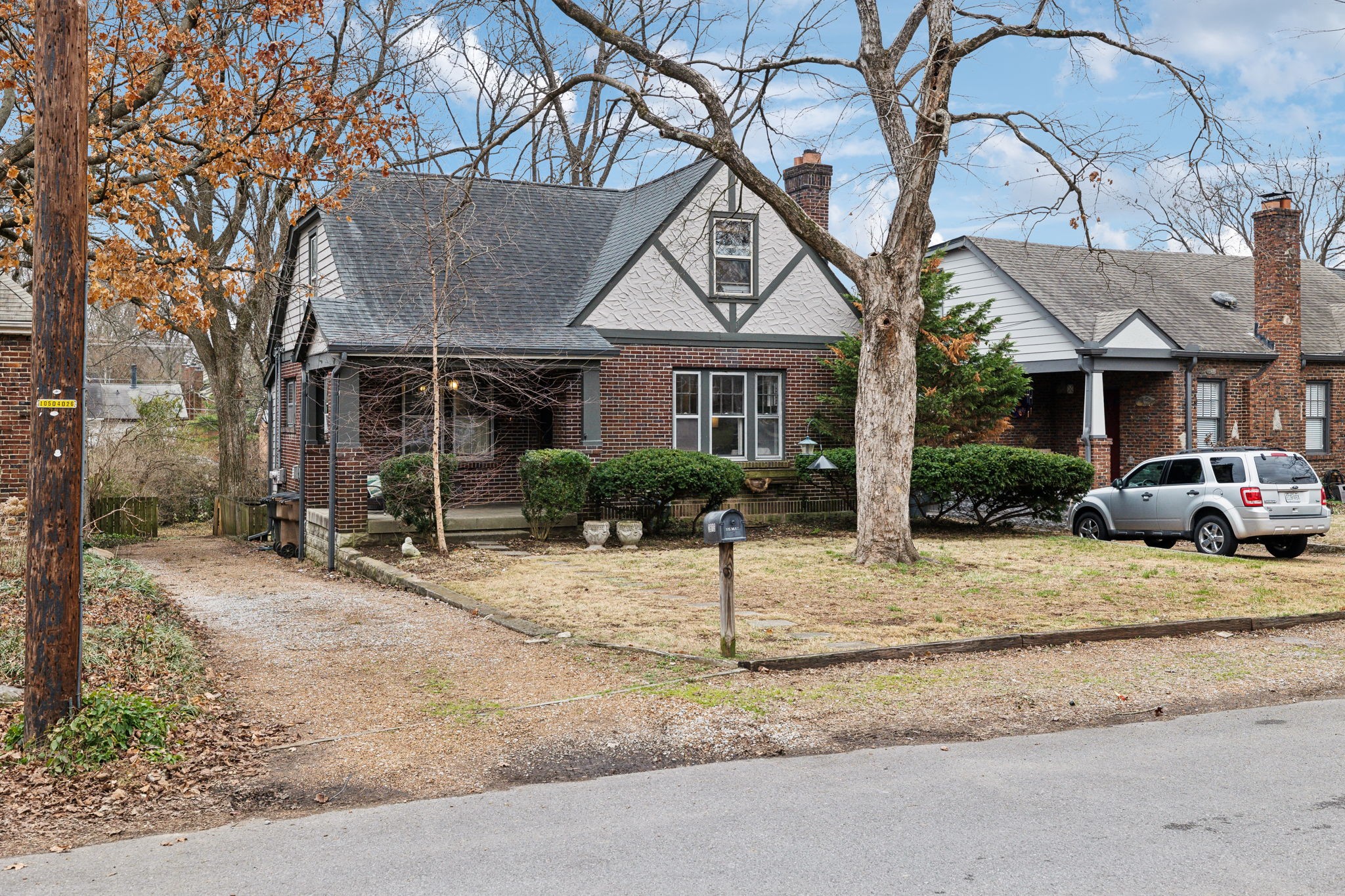 2813 W Linden Ave