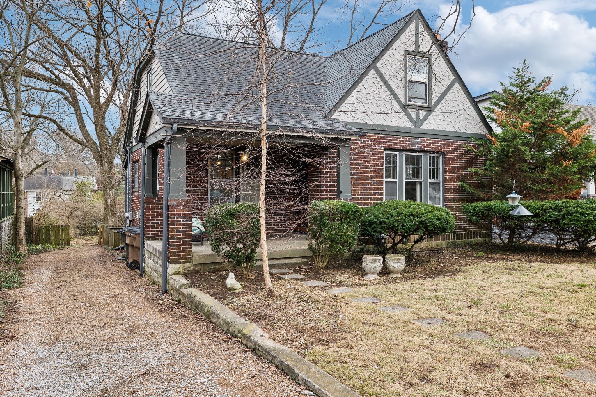 2813 W Linden Ave