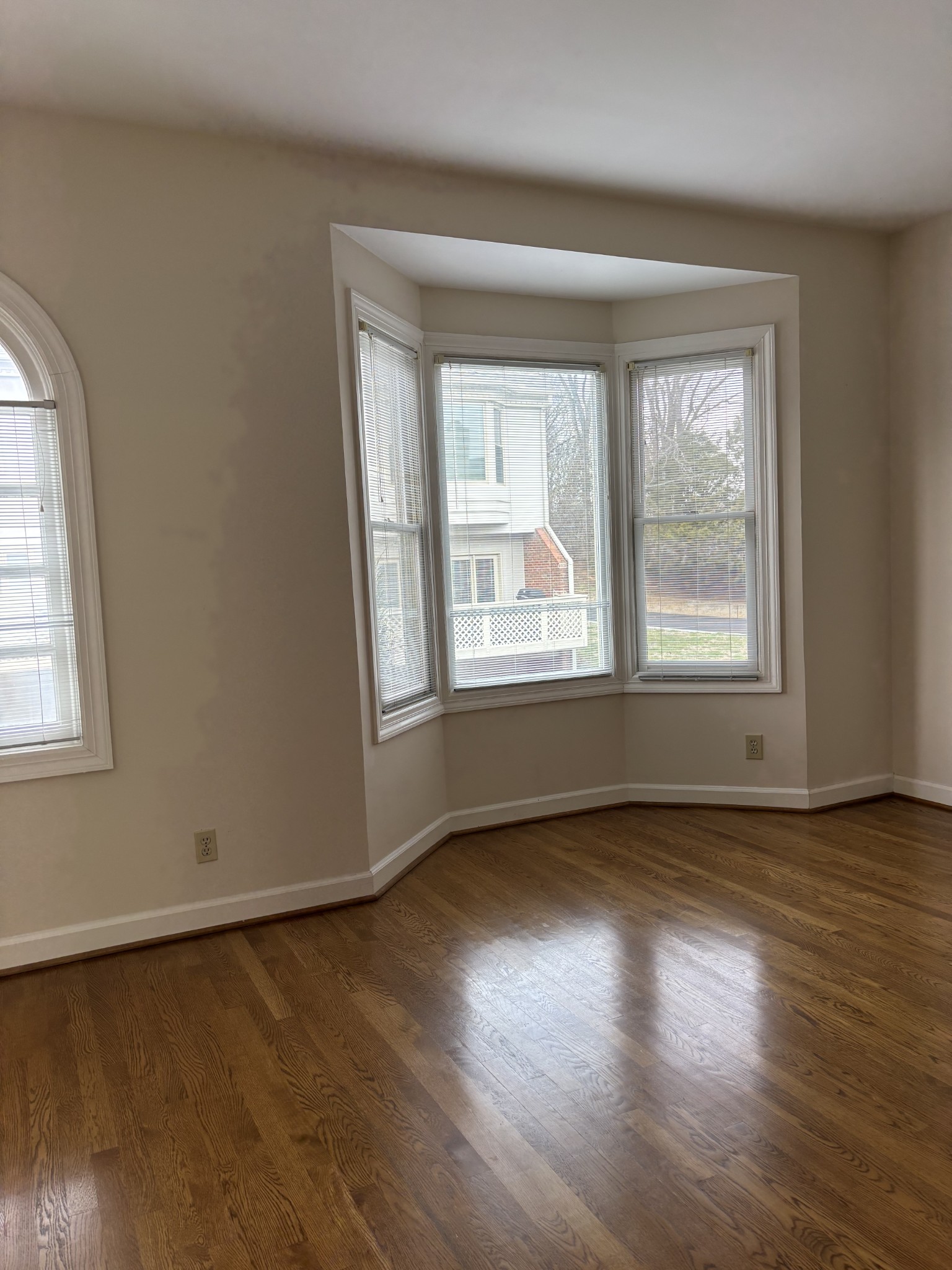 354 Ardsley Pl