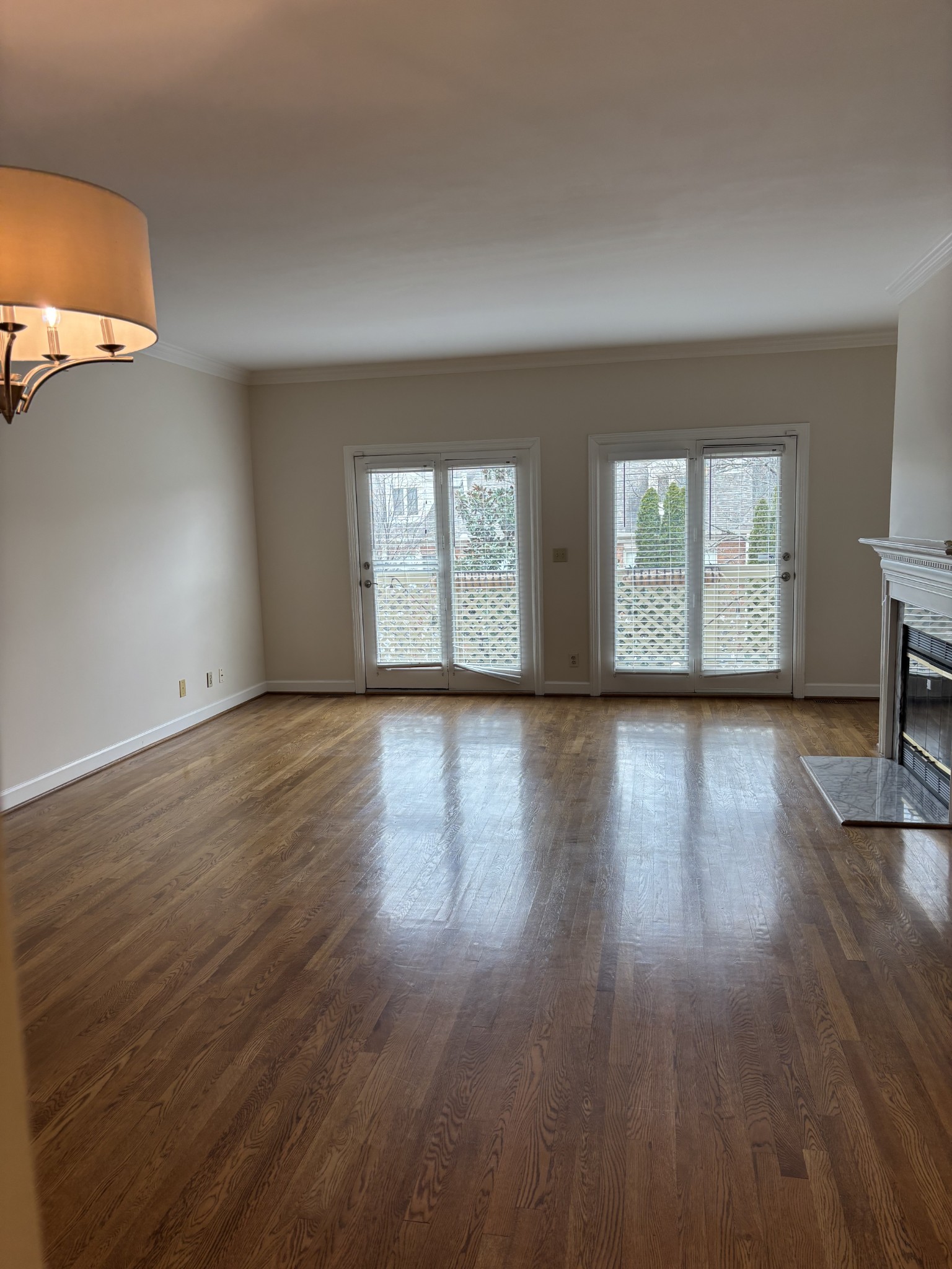 354 Ardsley Pl