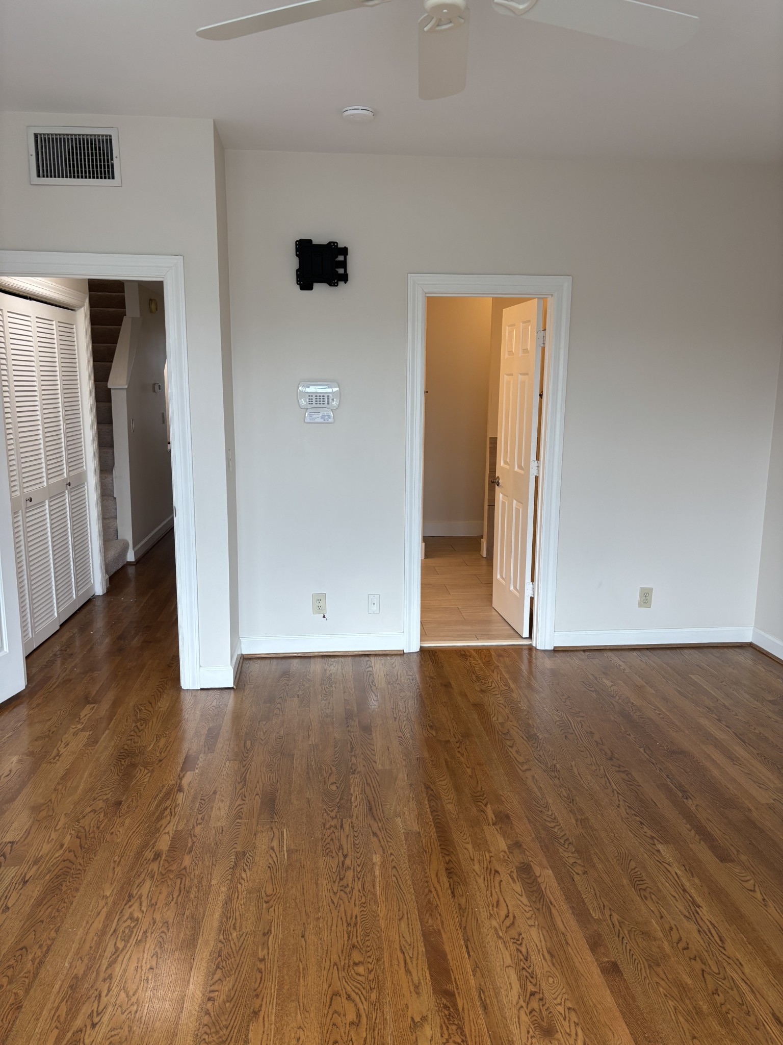 354 Ardsley Pl