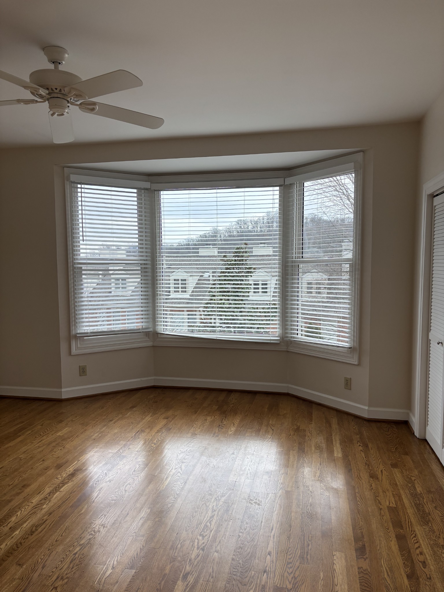 354 Ardsley Pl