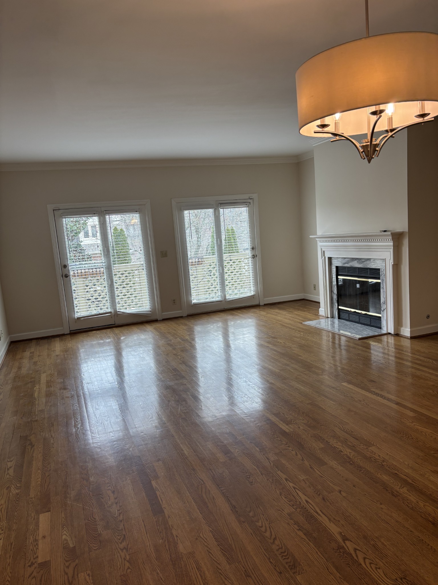 354 Ardsley Pl