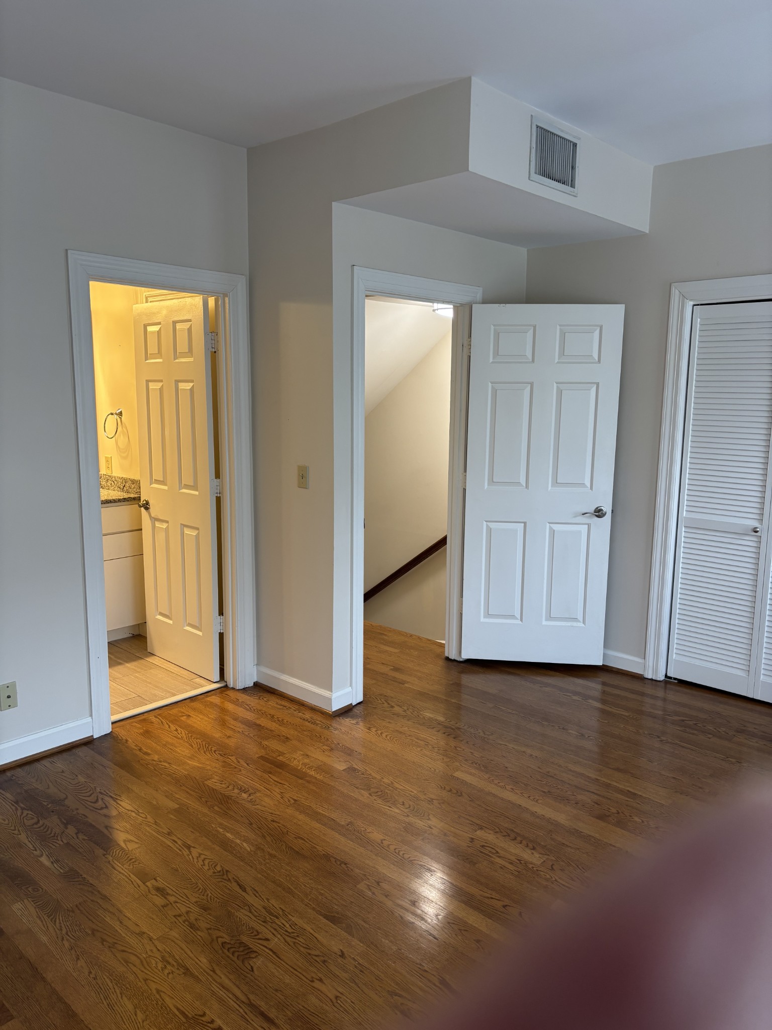 354 Ardsley Pl