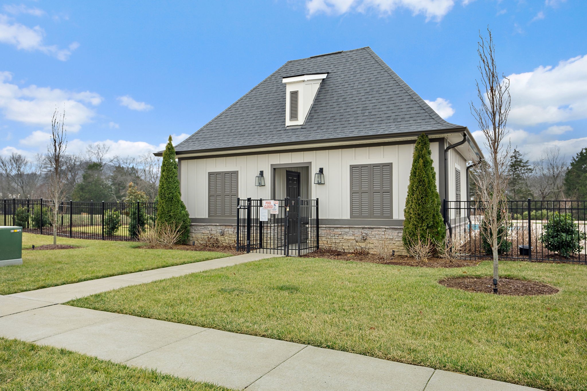 1132 McClellan Ln