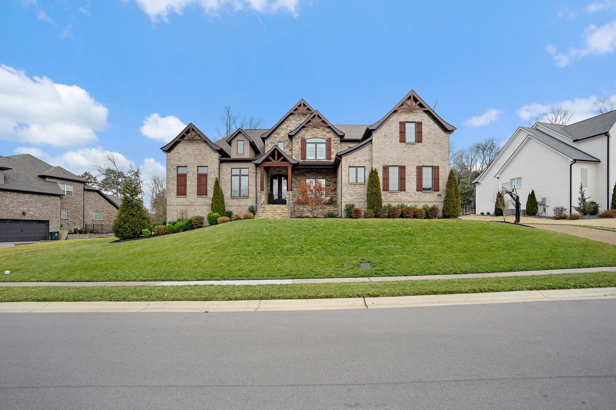 1132 McClellan Ln