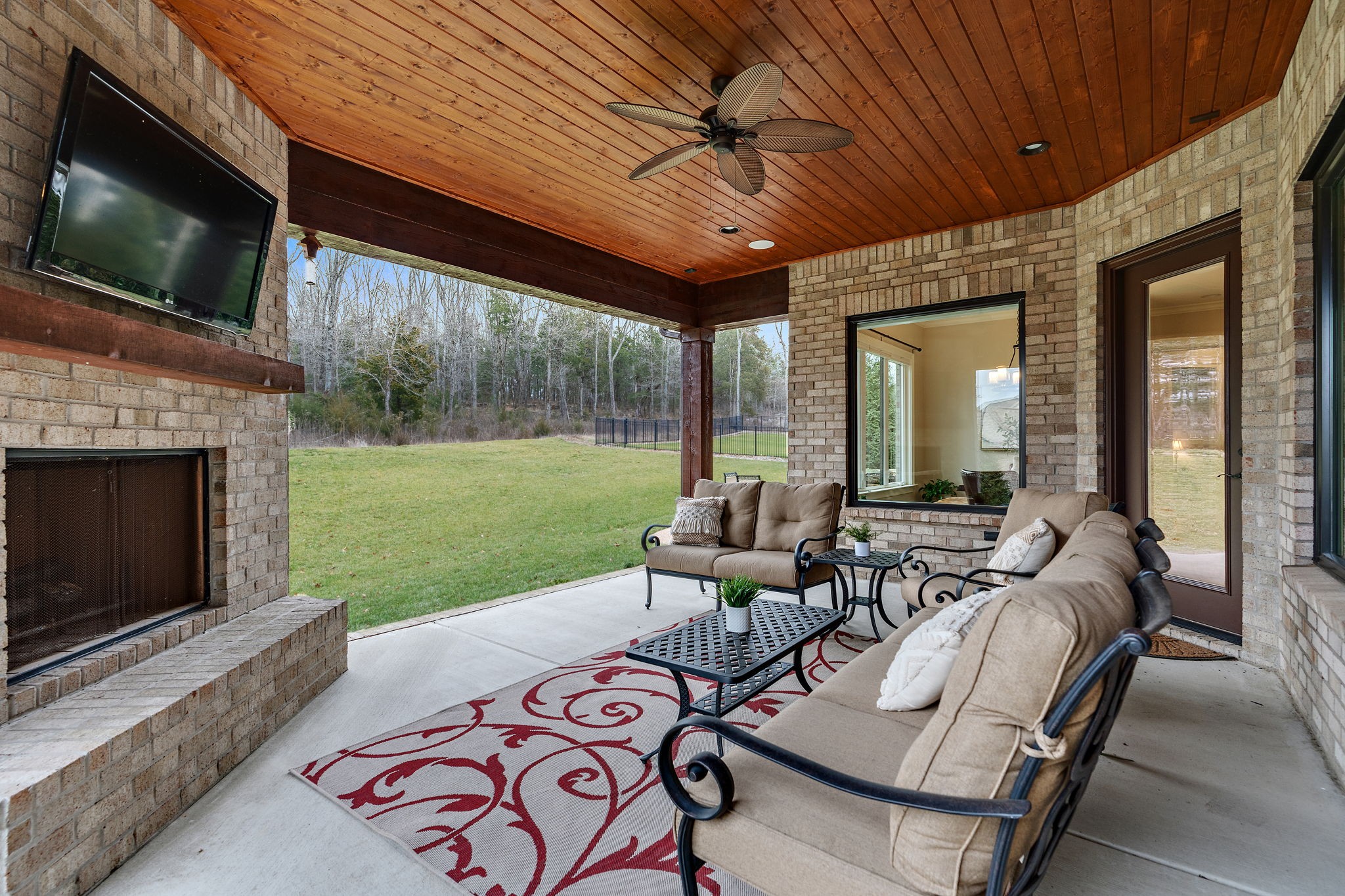 1132 McClellan Ln