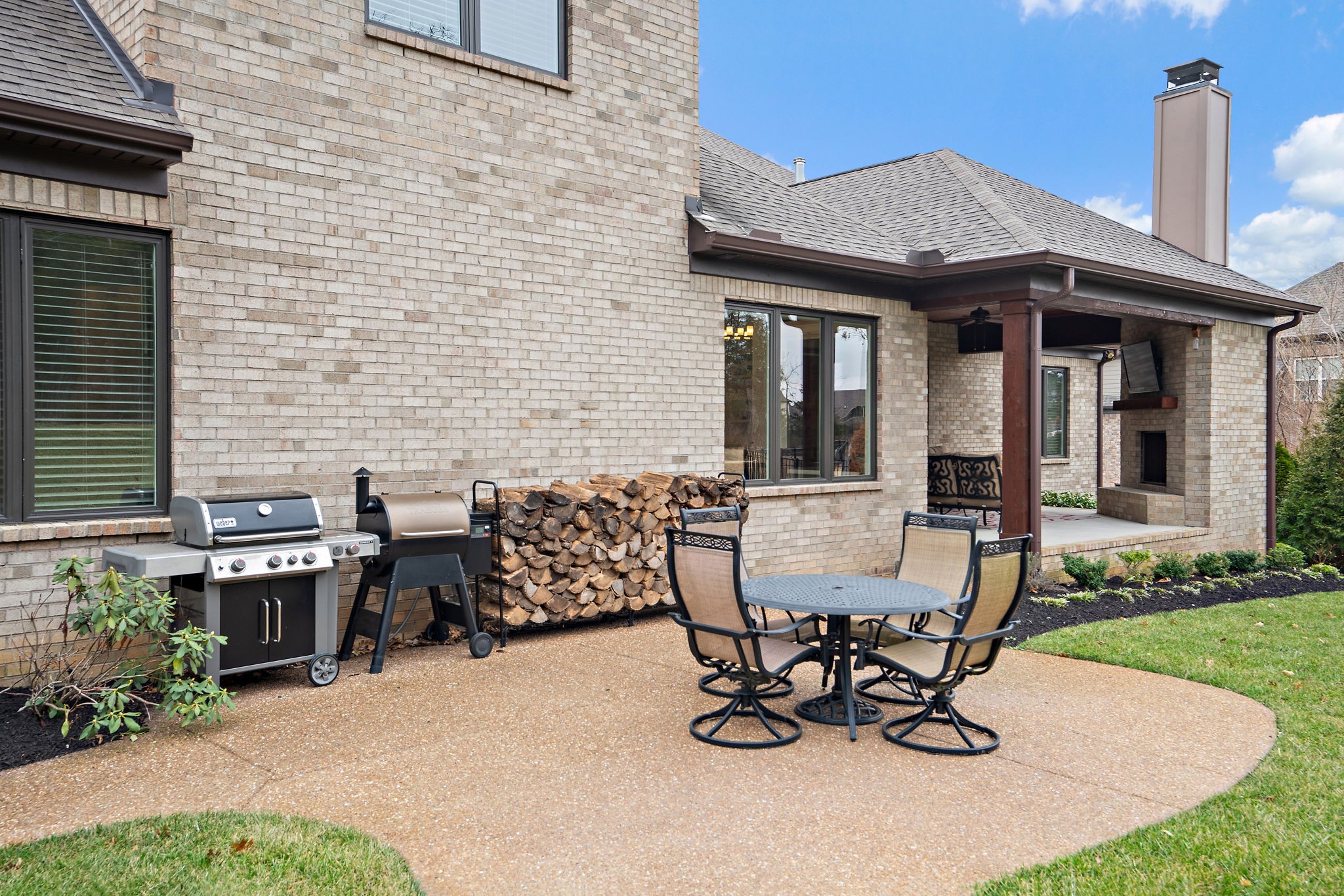 1132 McClellan Ln