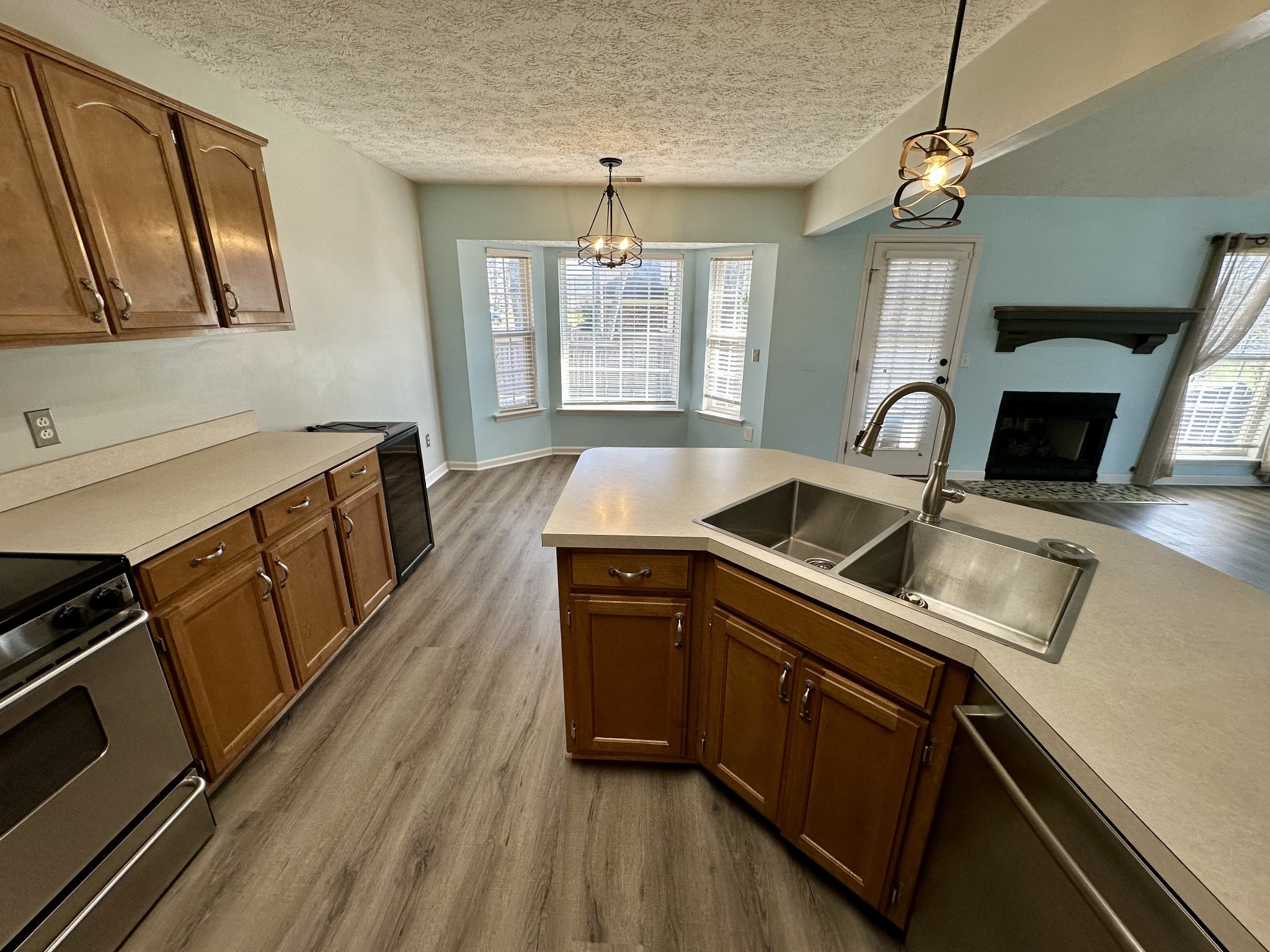 1008 Don Blair Dr