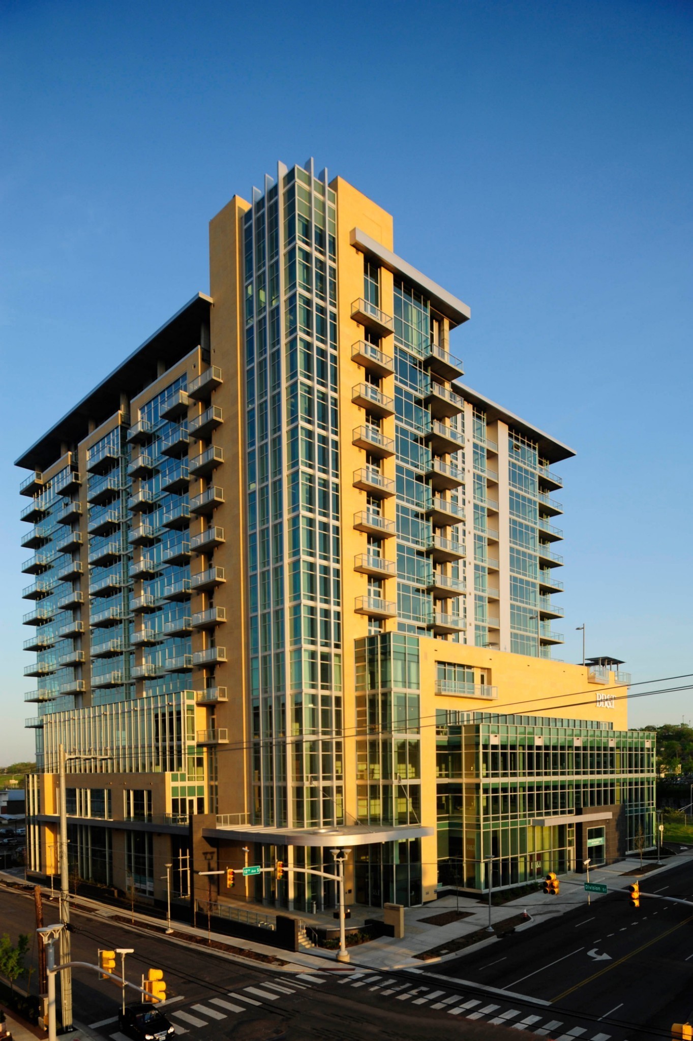 700 12th Ave, S Unit: 1012