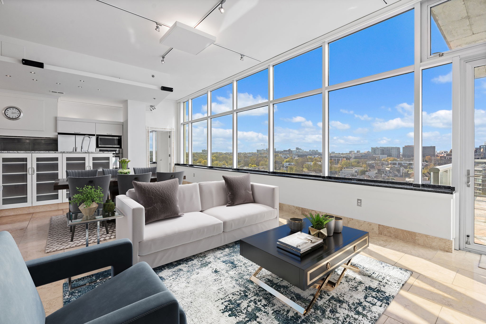 700 12th Ave, S Unit: 1012