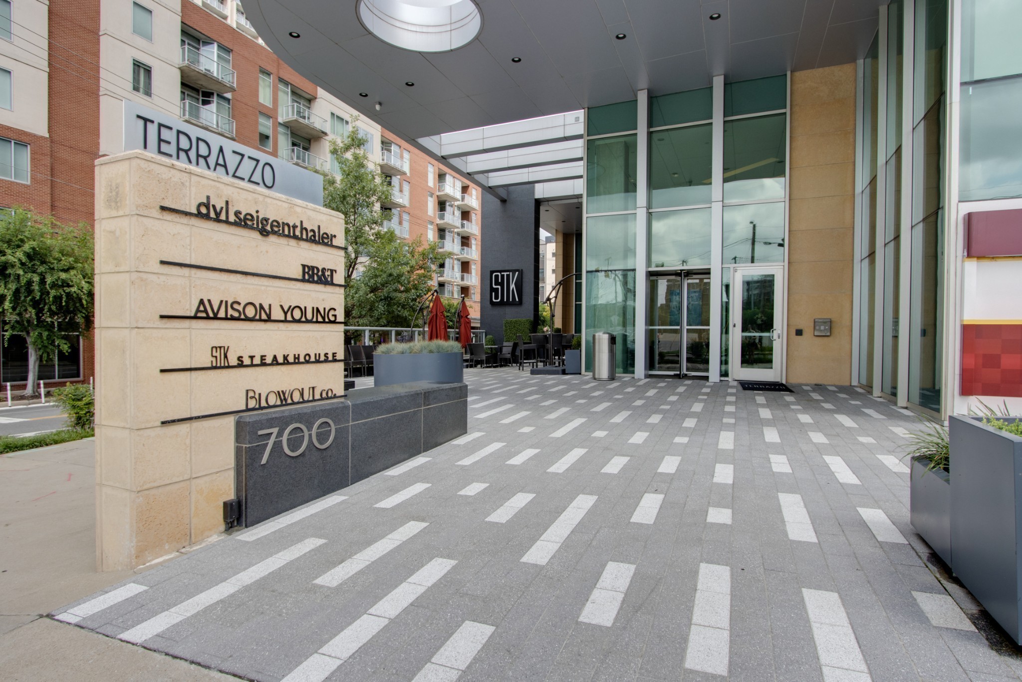 700 12th Ave, S Unit: 1012