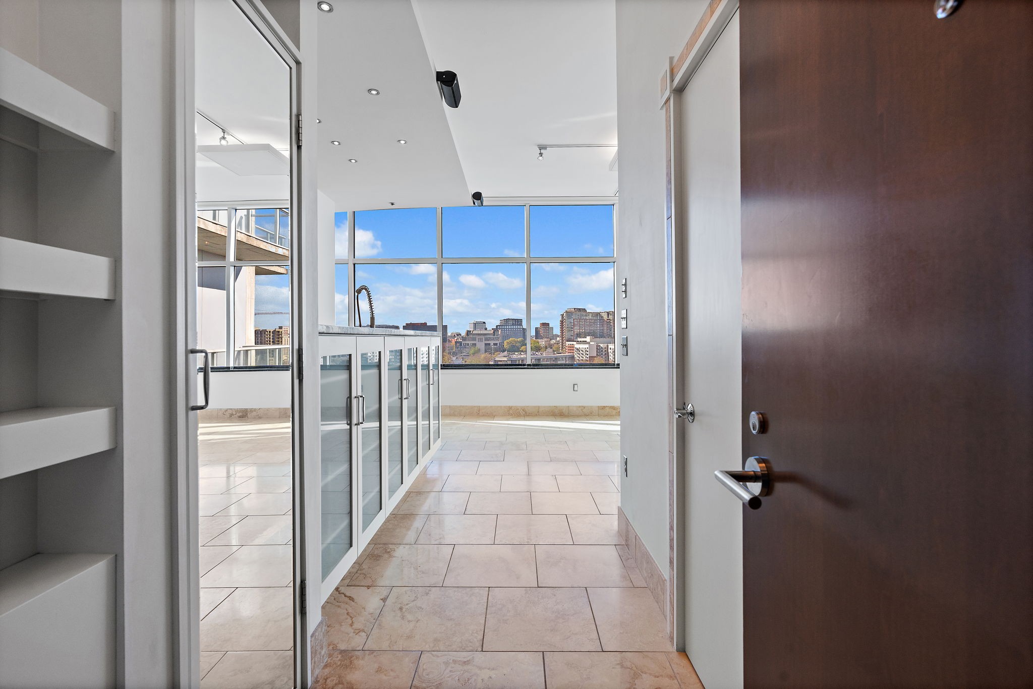 700 12th Ave, S Unit: 1012