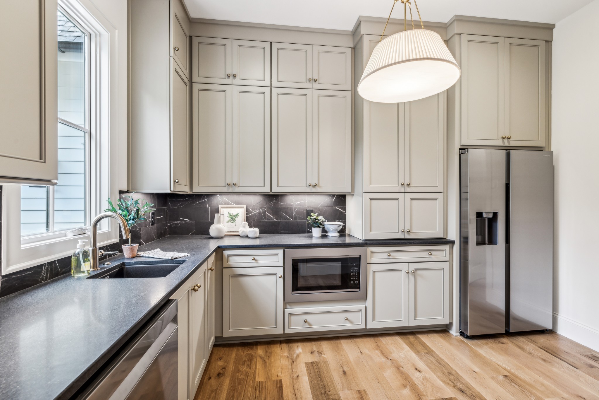 8121 Boiling Springs Pl