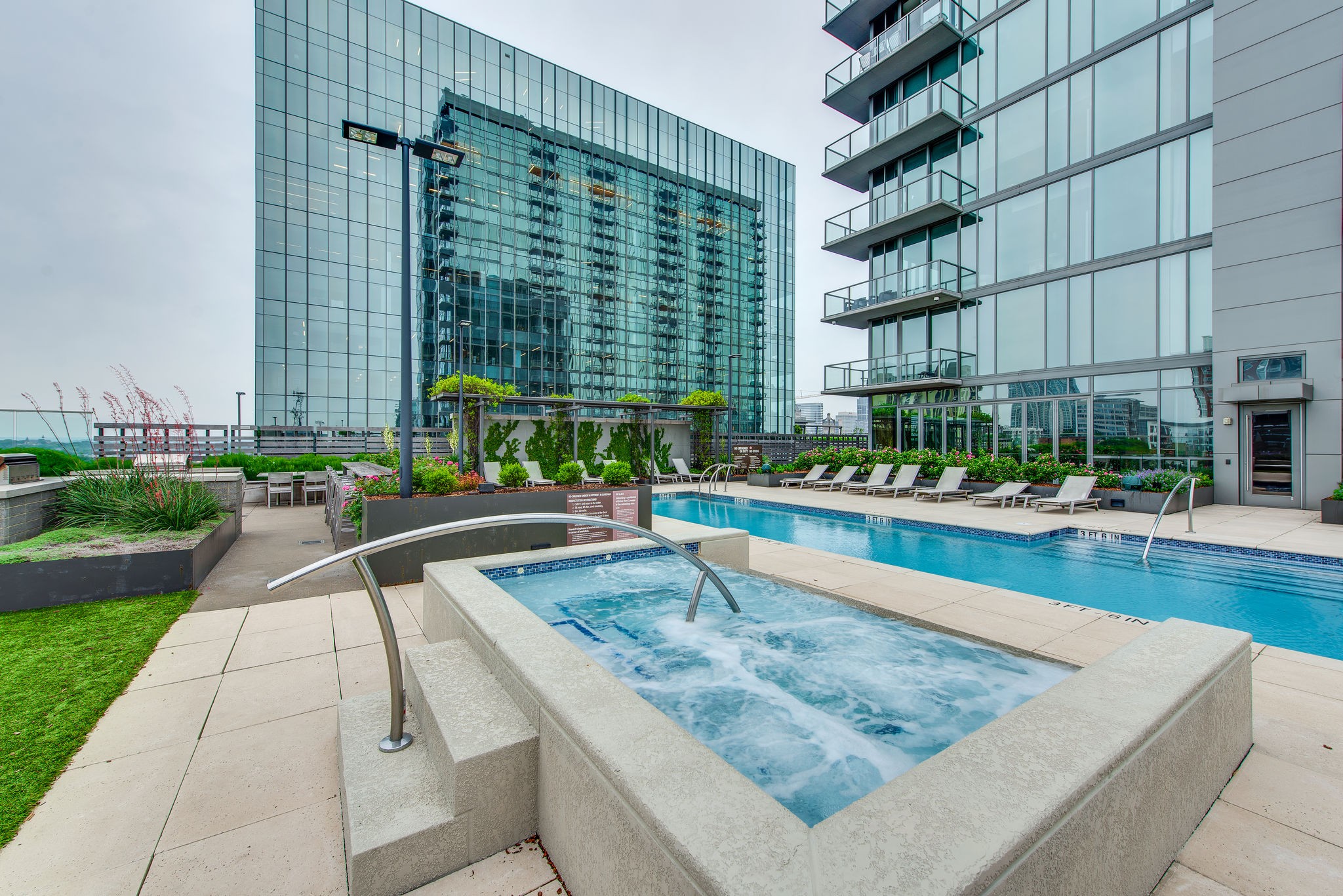 1212 Laurel St Unit: 711