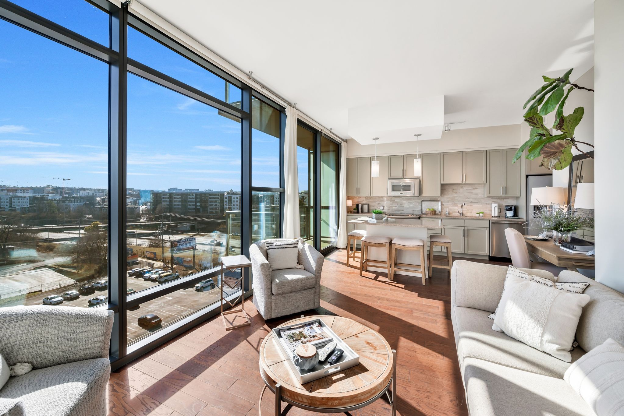1212 Laurel St Unit: 711
