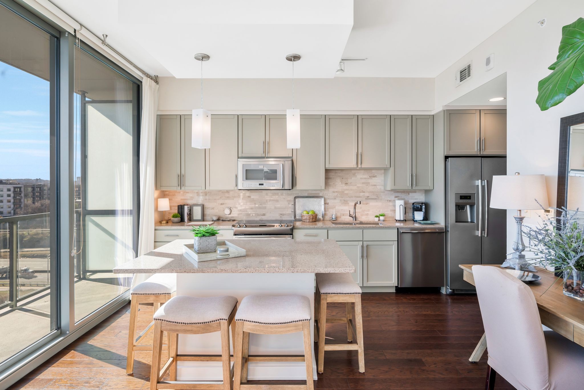 1212 Laurel St Unit: 711