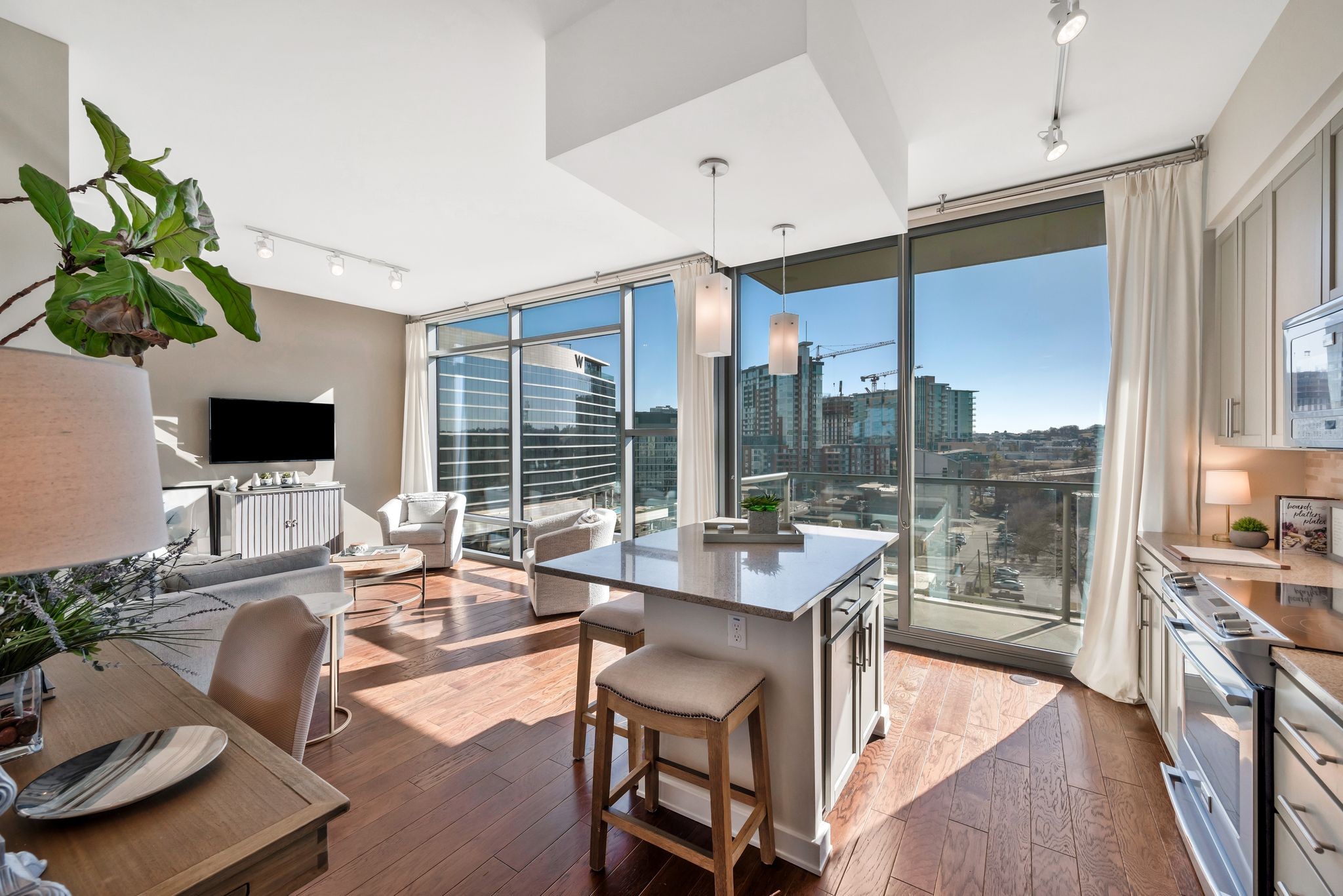 1212 Laurel St Unit: 711
