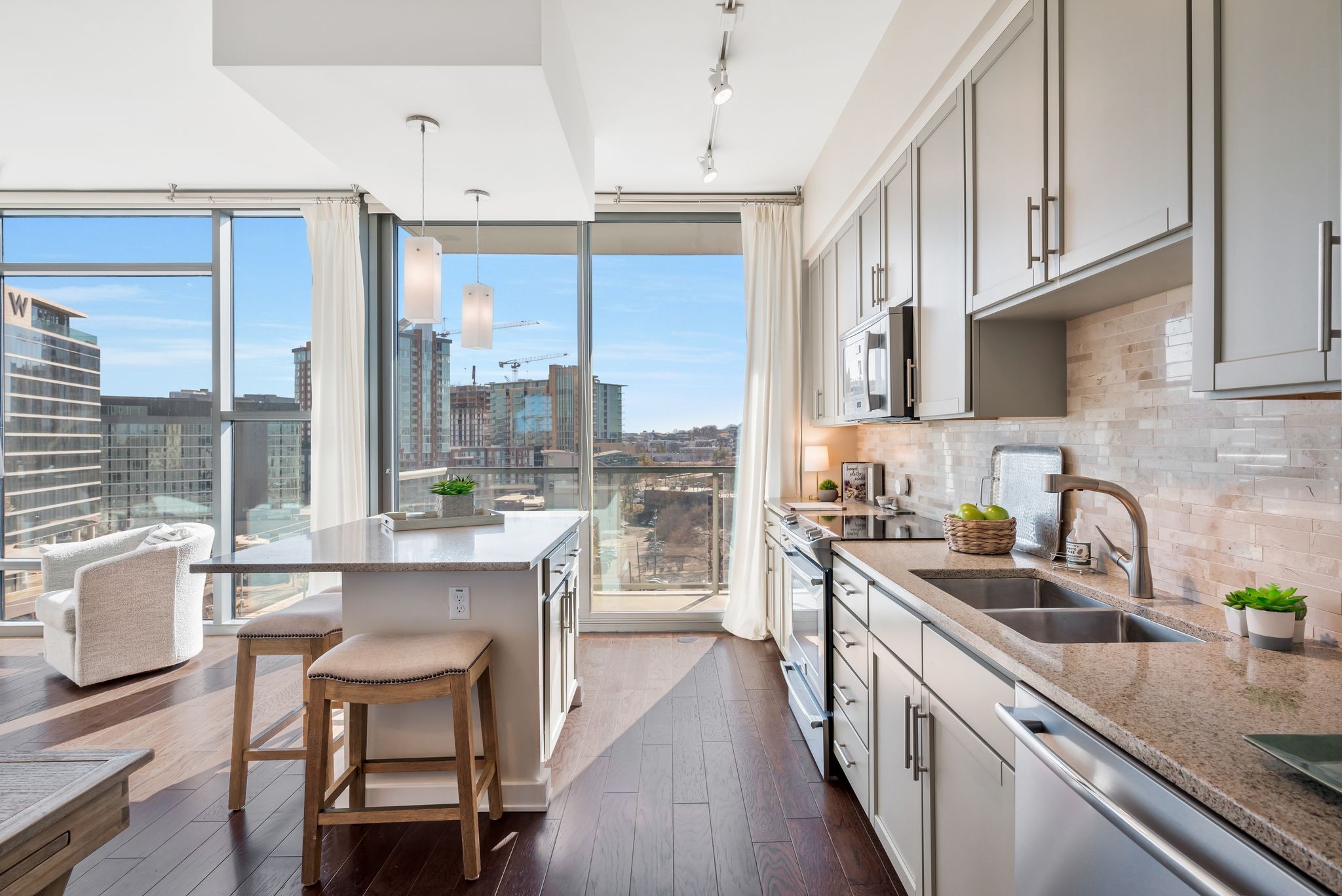 1212 Laurel St Unit: 711