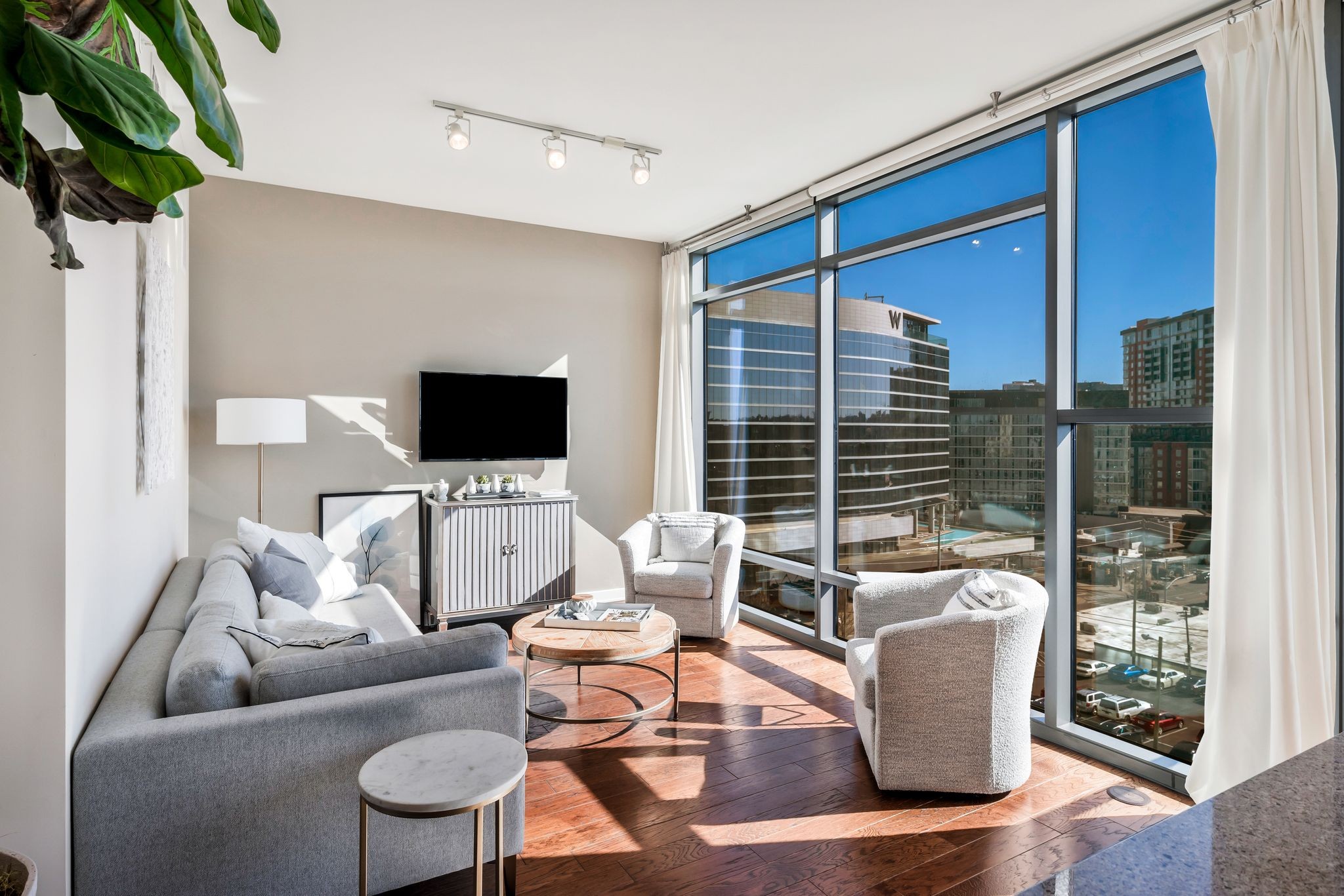 1212 Laurel St Unit: 711