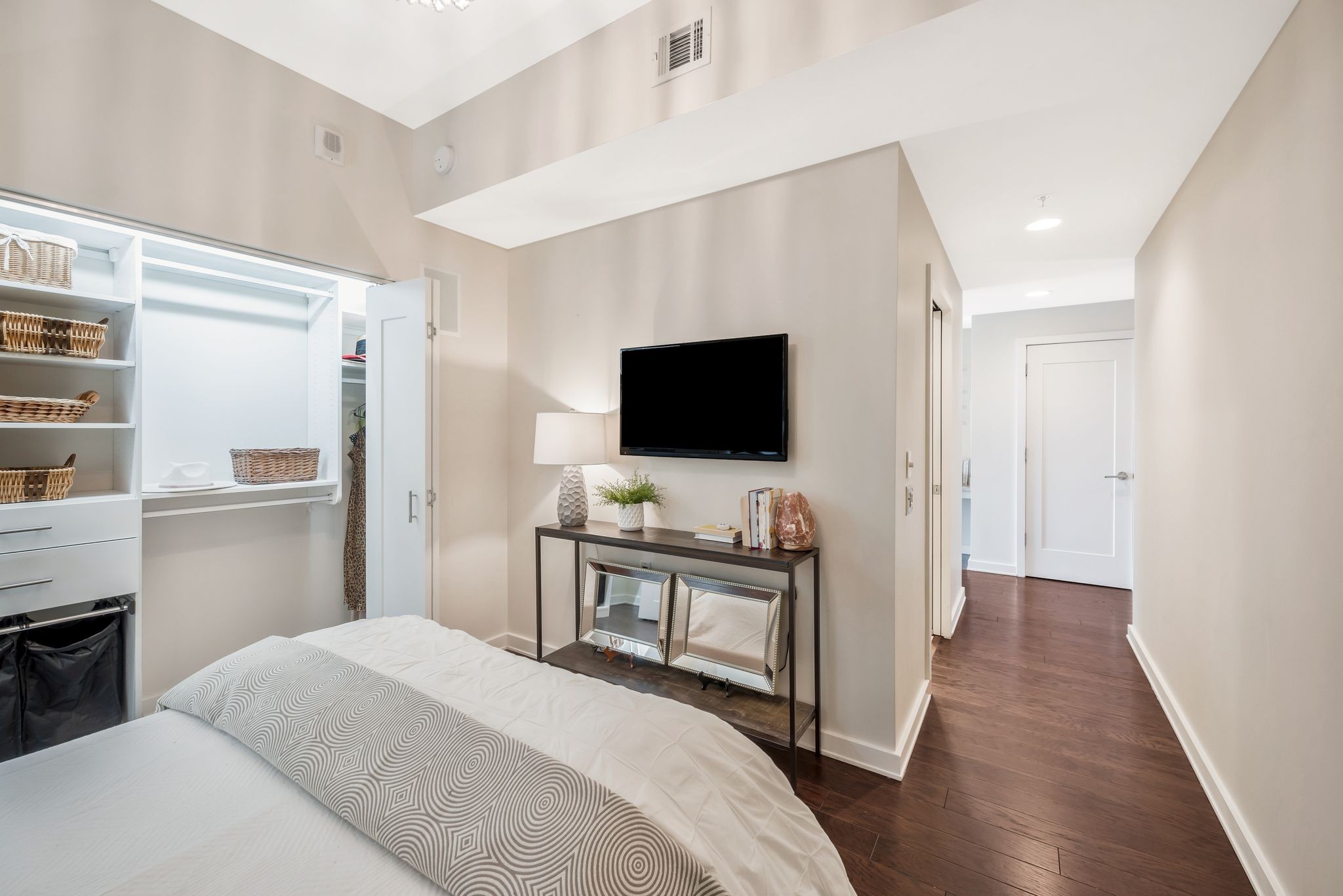 1212 Laurel St Unit: 711