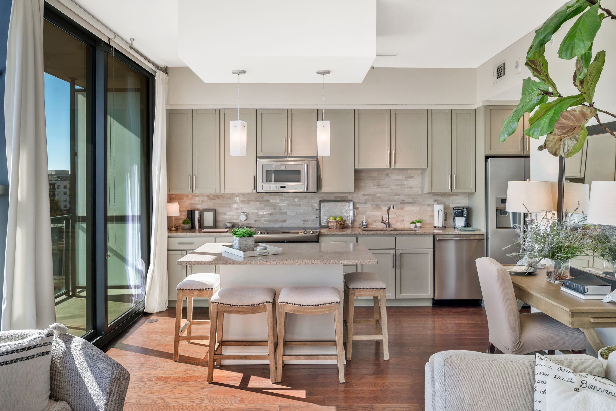 1212 Laurel St Unit: 711