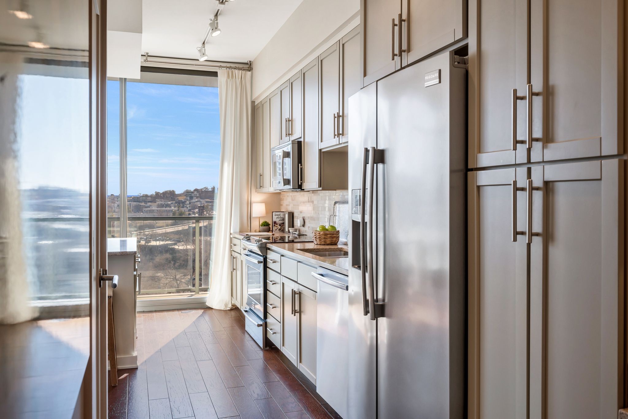 1212 Laurel St Unit: 711
