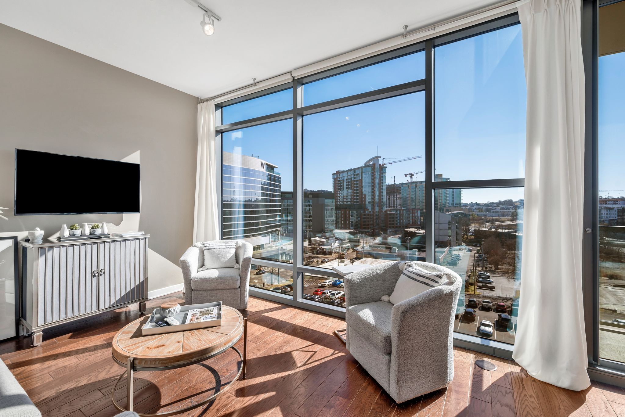 1212 Laurel St Unit: 711