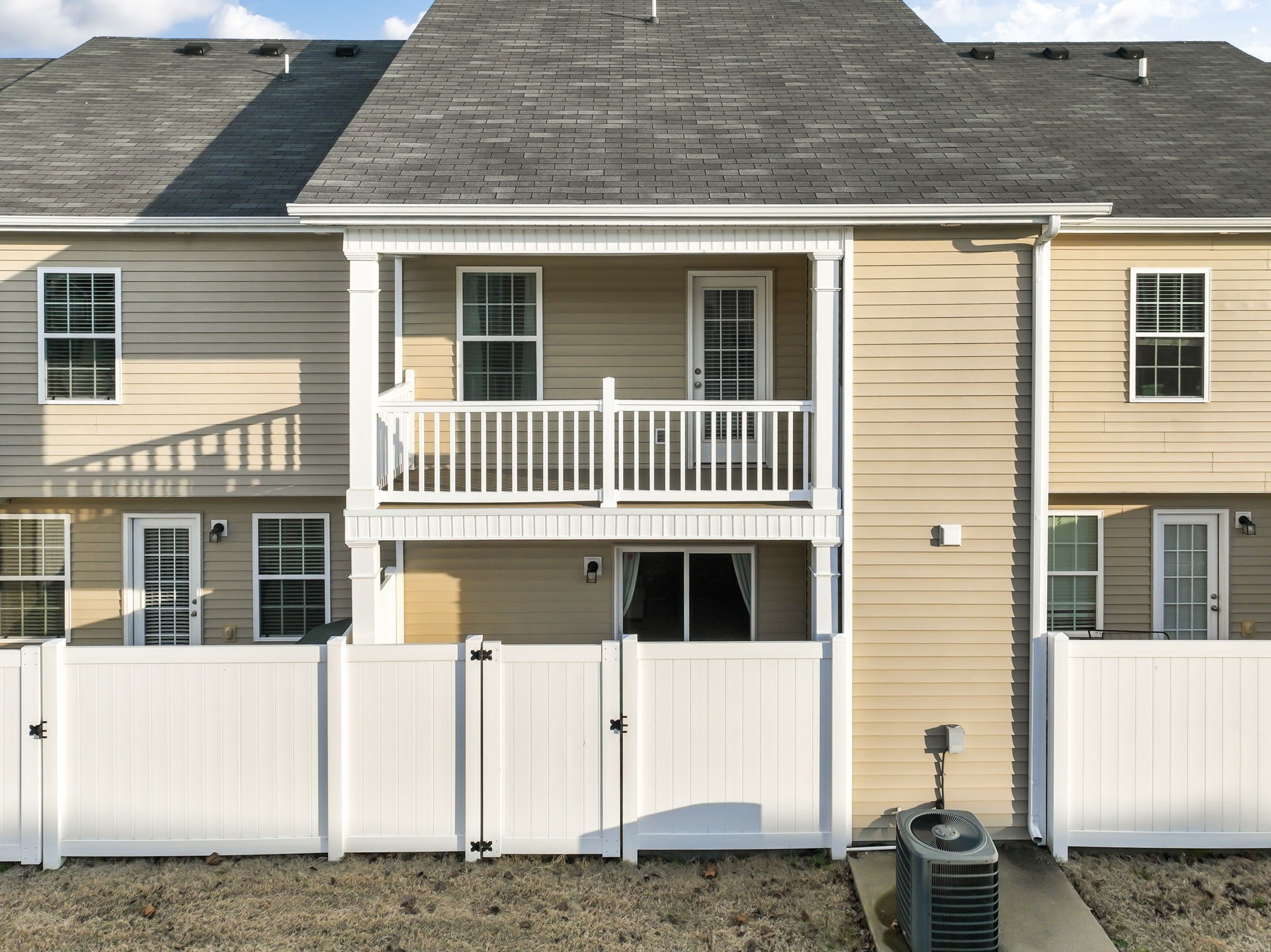 2030 Debonair Ln